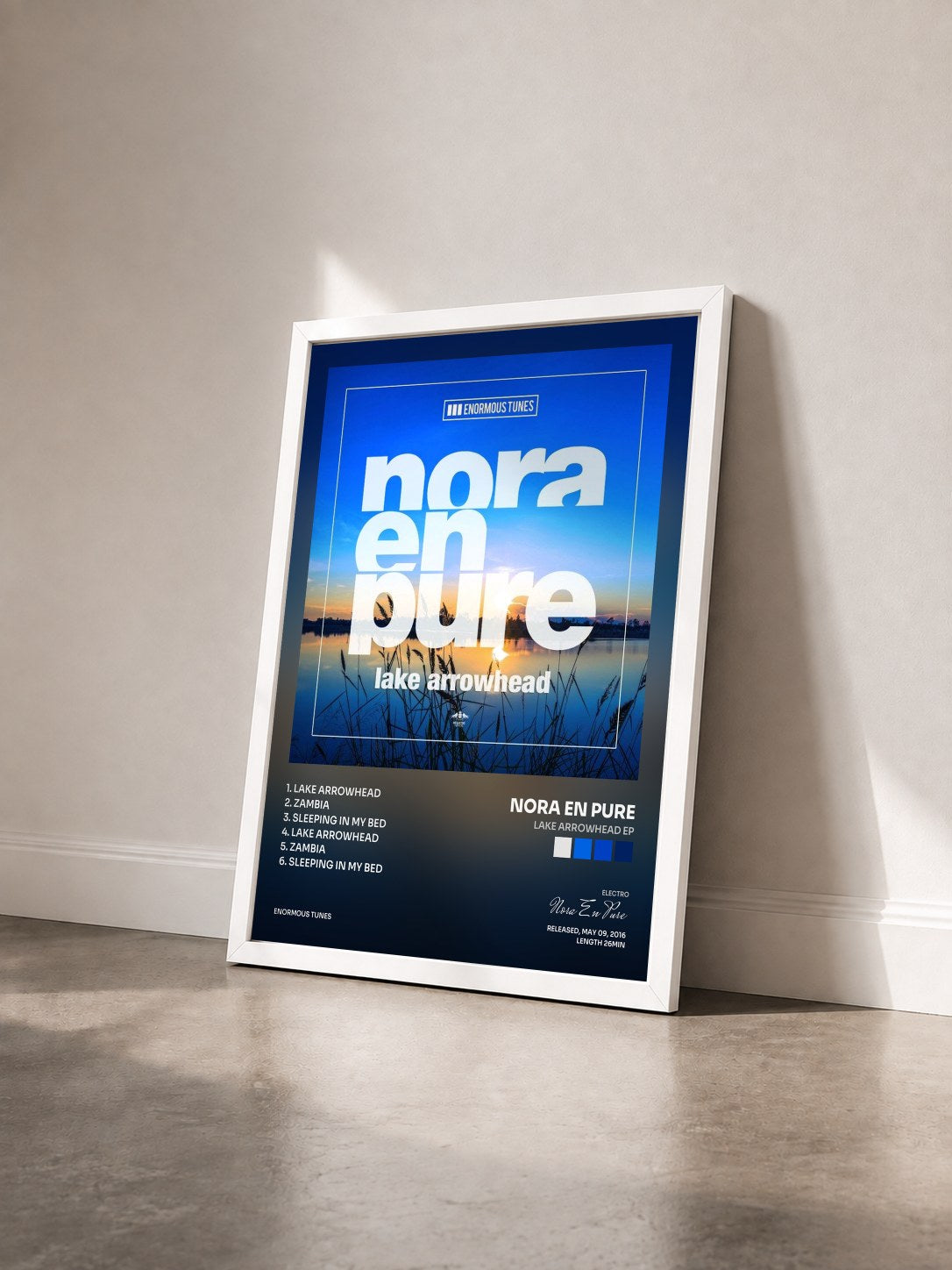 #blanc Tableau de l'album Lake Arrowhead EP de Nora En Pure vu de trois quarts, cadre blanc