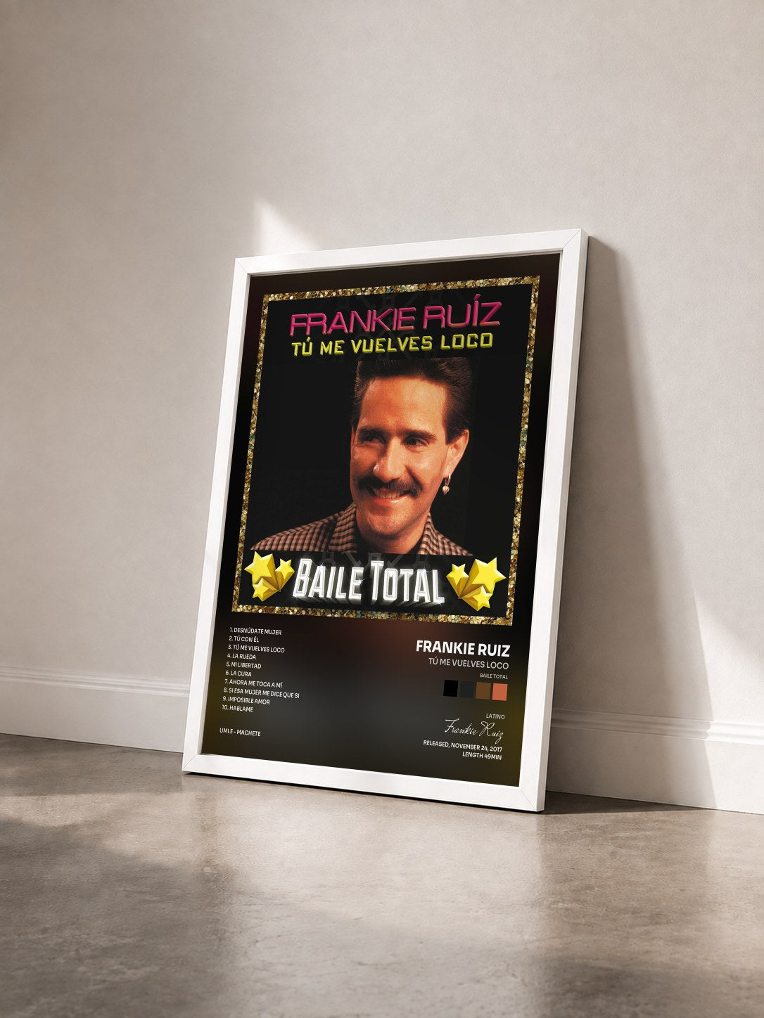 #blanc Tableau de l'album Tú Me Vuelves Loco (Baile Total) de Frankie Ruiz vu de trois quarts, cadre blanc
