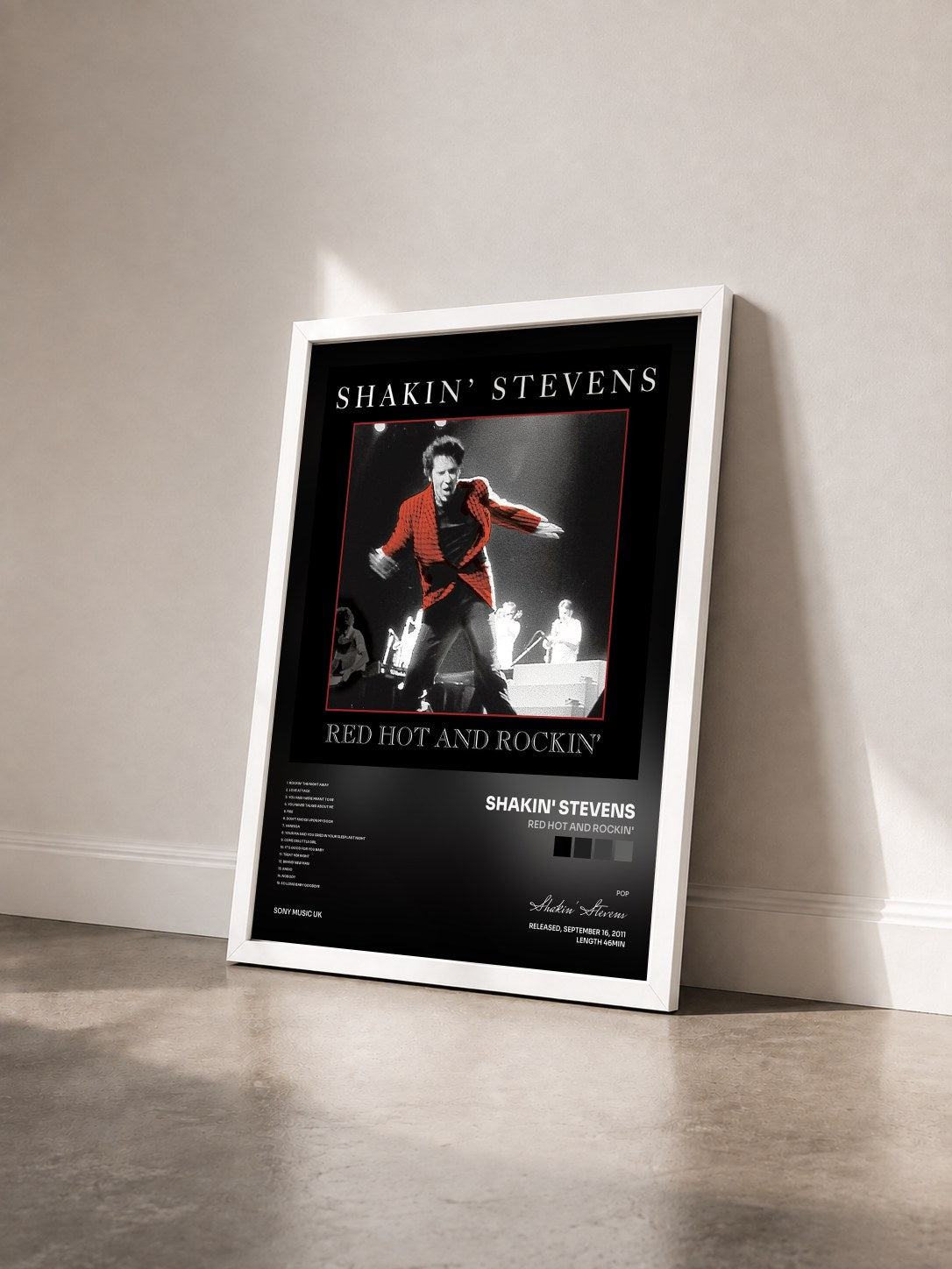 #blanc Tableau de l'album Red Hot and Rockin' de Shakin' Stevens vu de trois quarts, cadre blanc