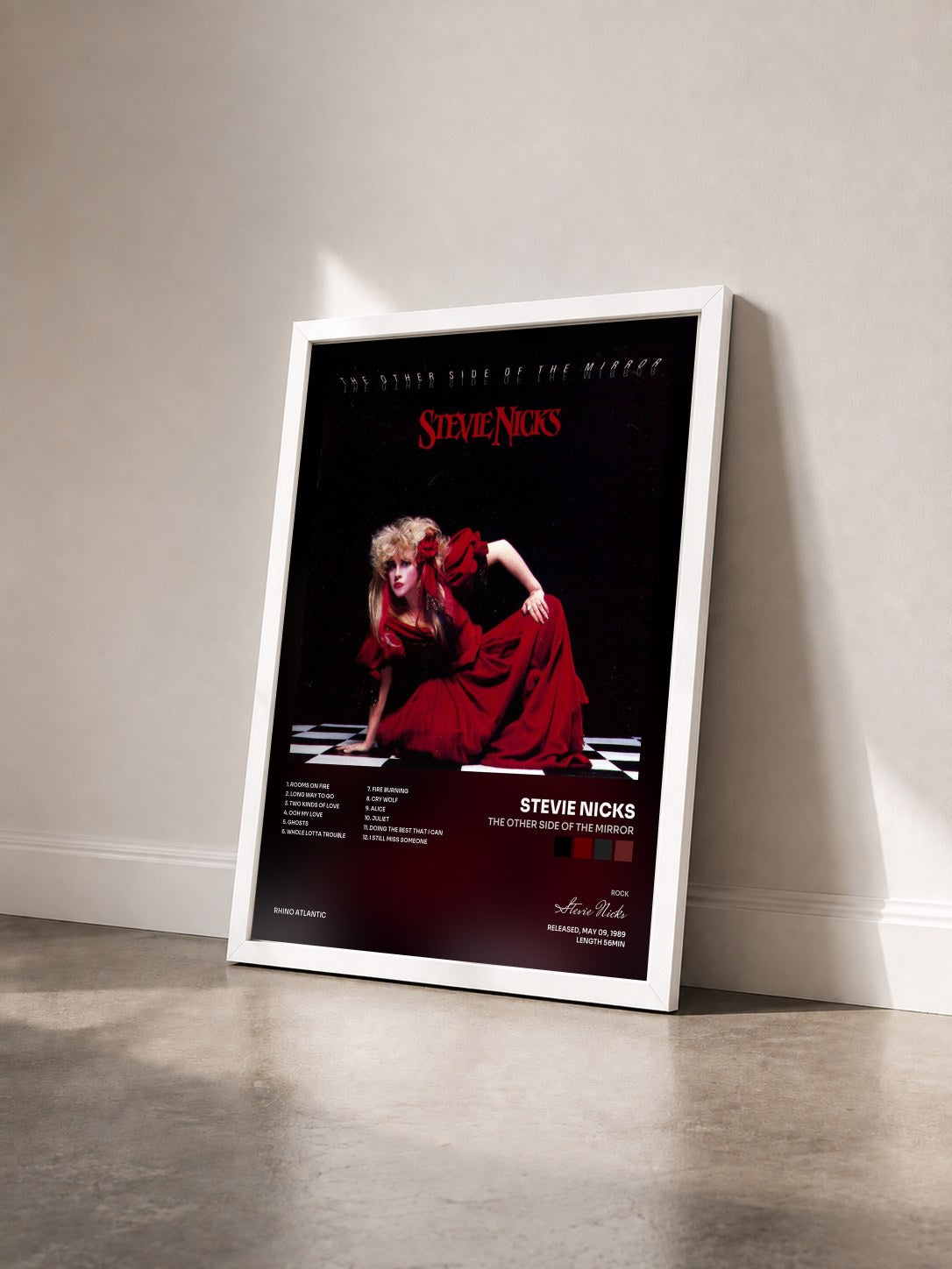 #blanc Tableau de l'album The Other Side of the Mirror de Stevie Nicks vu de trois quarts, cadre blanc