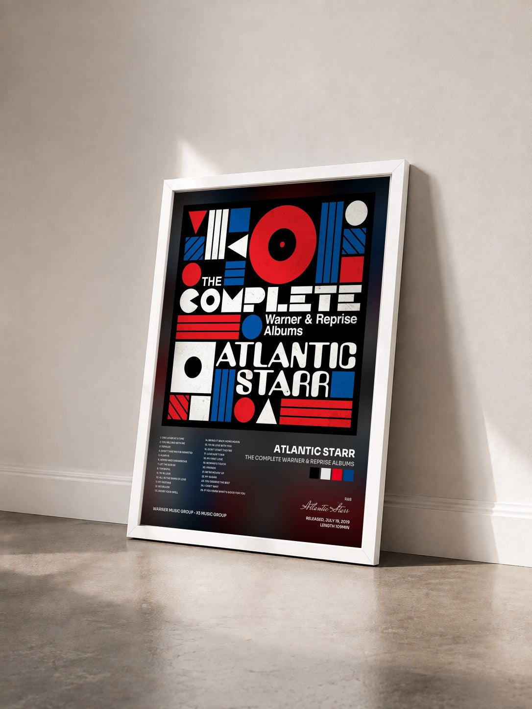 #blanc Tableau de l'album The Complete Warner & Reprise Albums de Atlantic Starr vu de trois quarts, cadre blanc