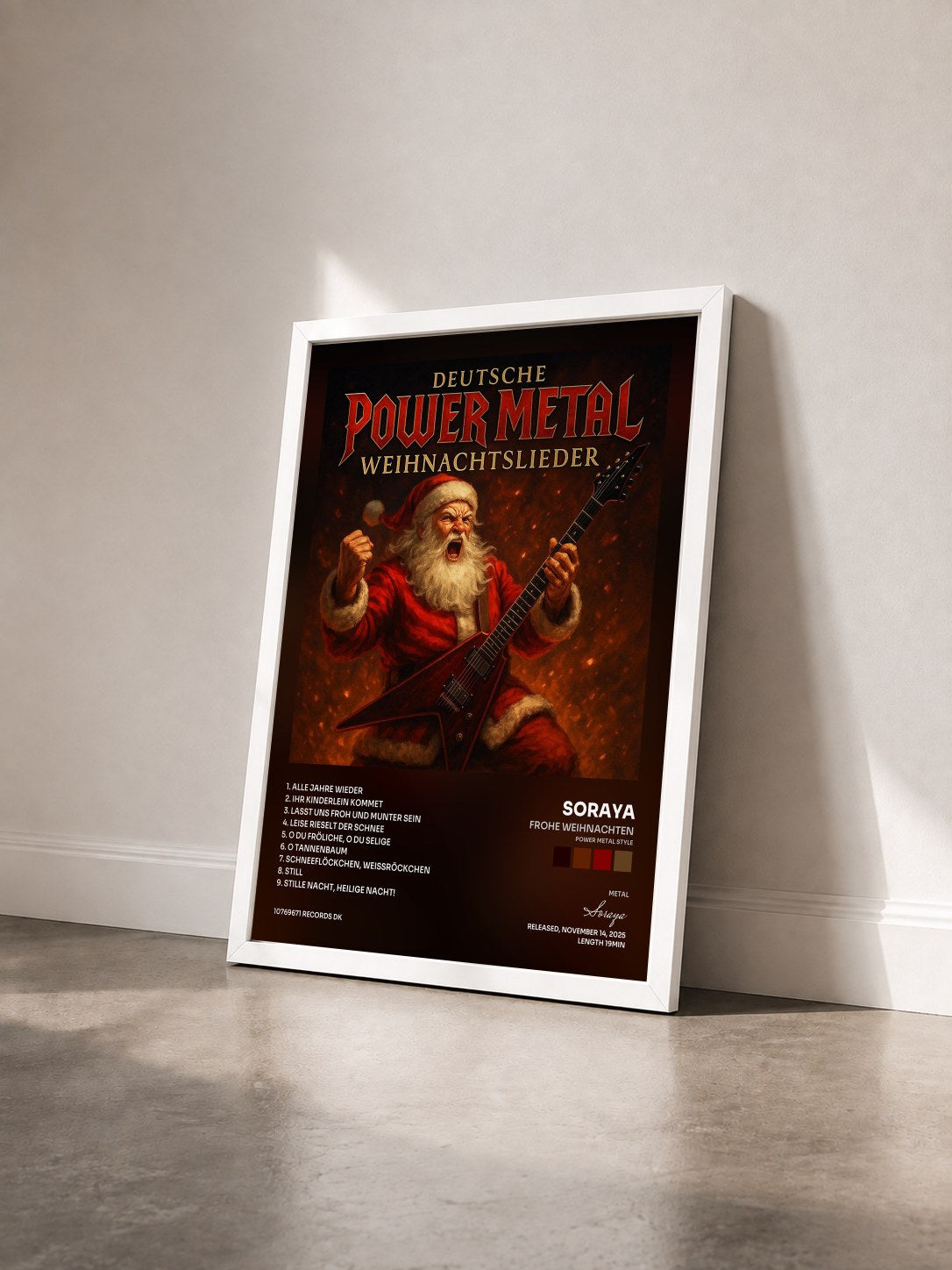 #blanc Tableau de l'album Frohe Weihnachten (Power Metal Style) de Soraya vu de trois quarts, cadre blanc