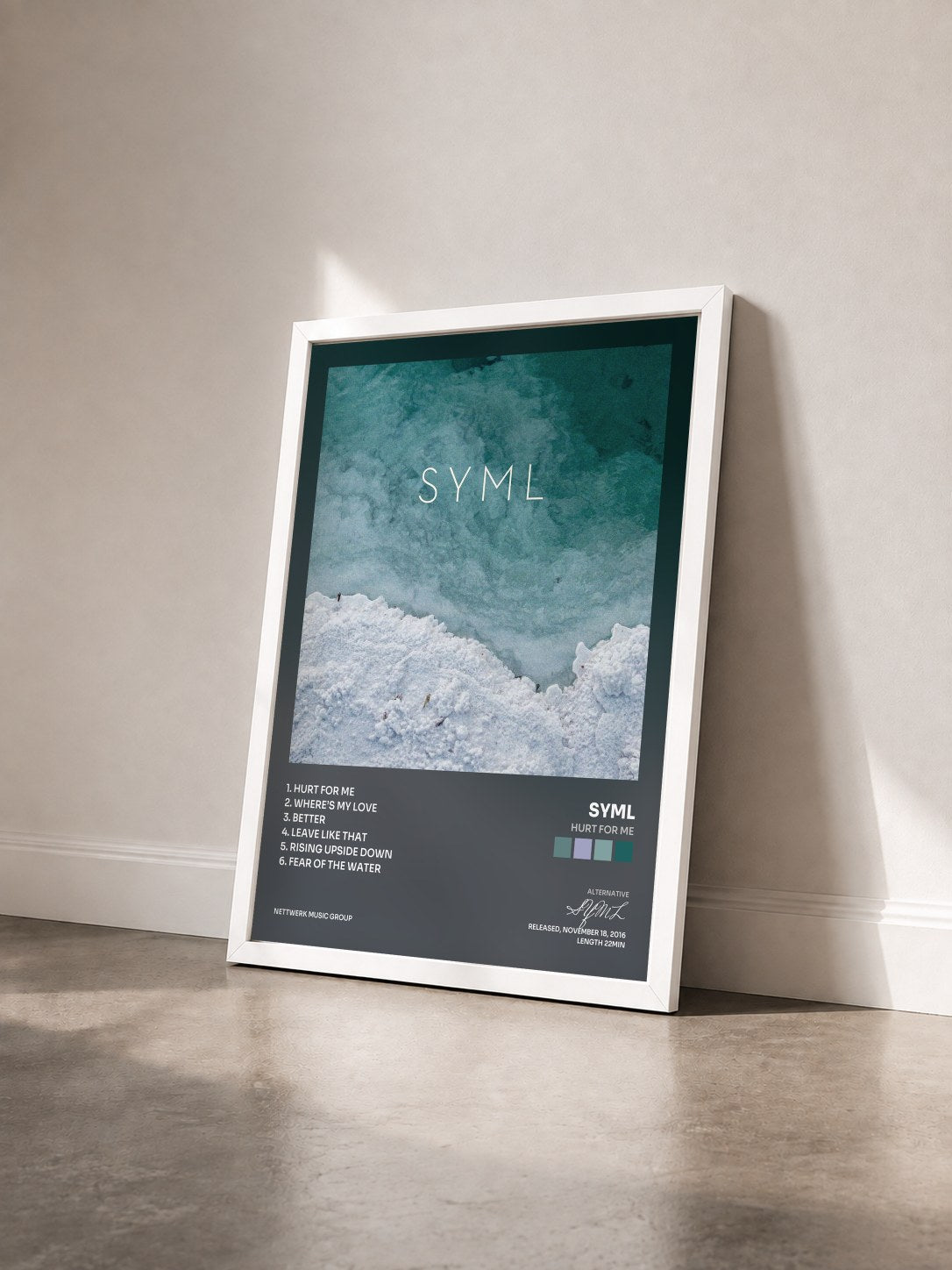 #blanc Tableau de l'album Hurt for Me de SYML vu de trois quarts, cadre blanc