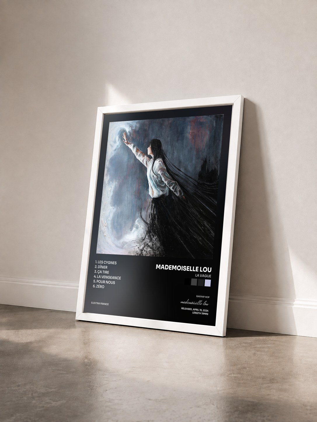 #blanc Tableau de l'album LA VAGUE de mademoiselle lou vu de trois quarts, cadre blanc