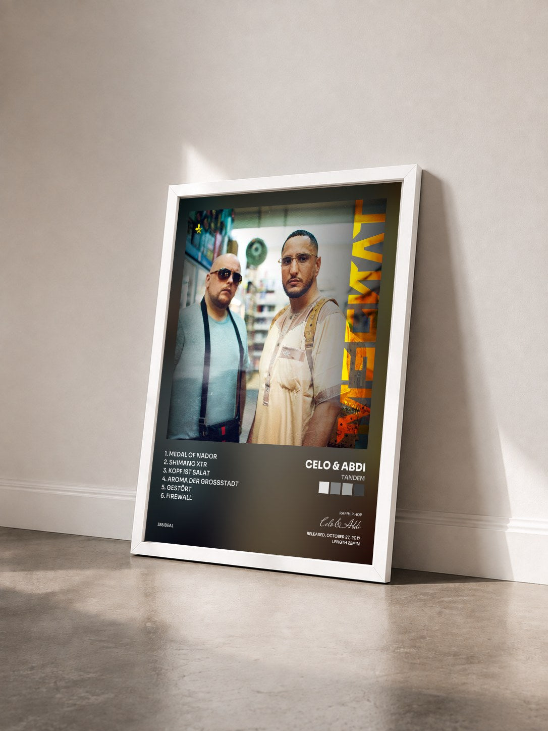 #blanc Tableau de l'album Tandem de Celo & Abdi vu de trois quarts, cadre blanc