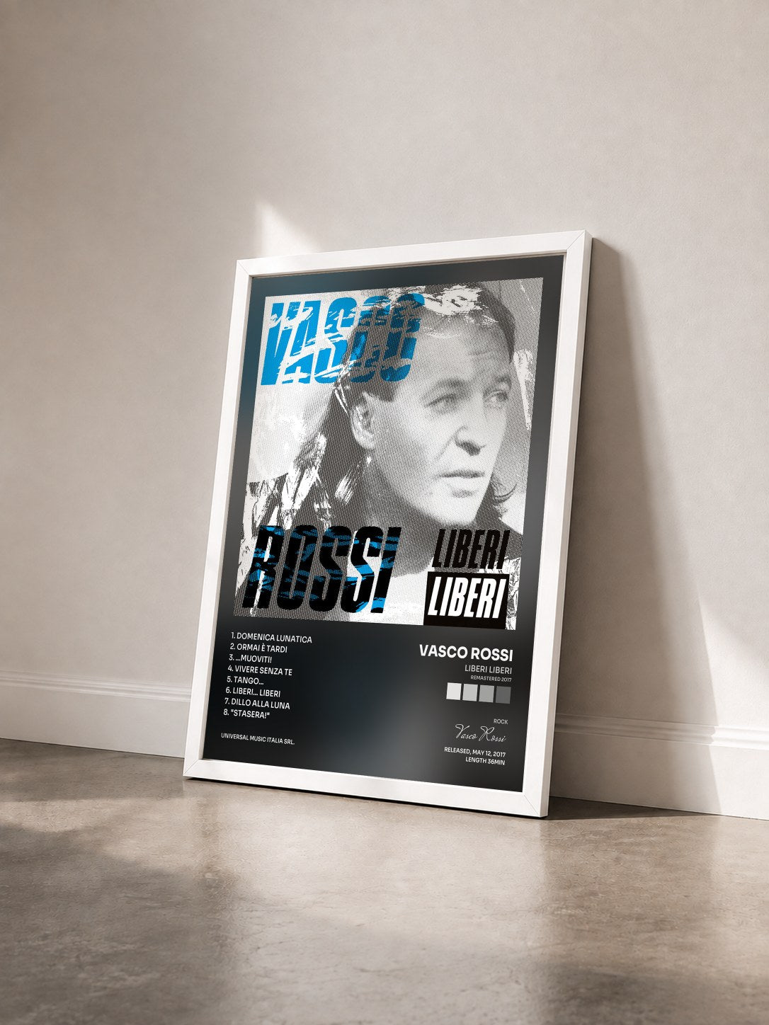 #blanc Tableau de l'album Liberi Liberi (Remastered 2017) de Vasco Rossi vu de trois quarts, cadre blanc