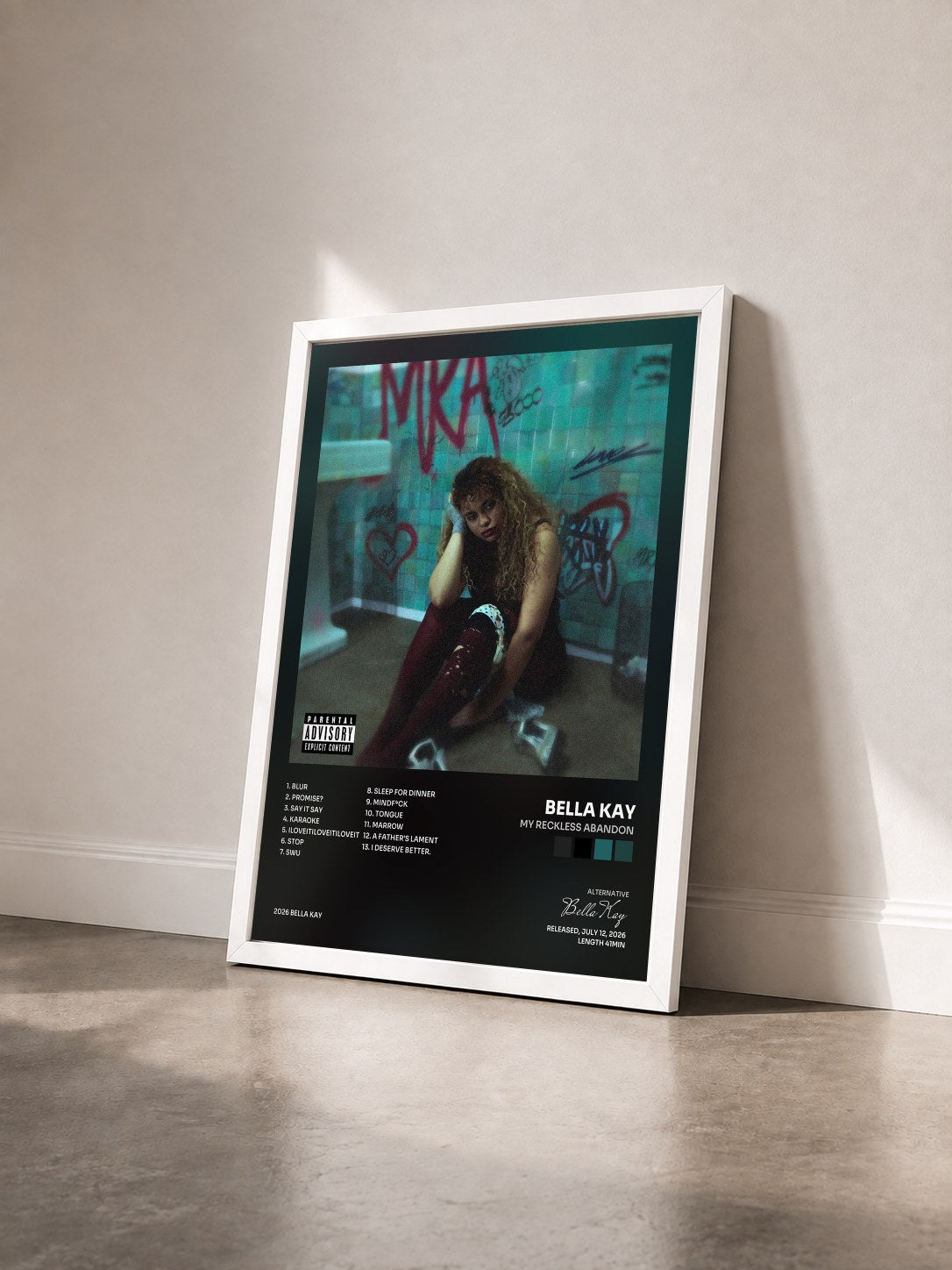#blanc Tableau de l'album My Reckless Abandon de Bella Kay vu de trois quarts, cadre blanc