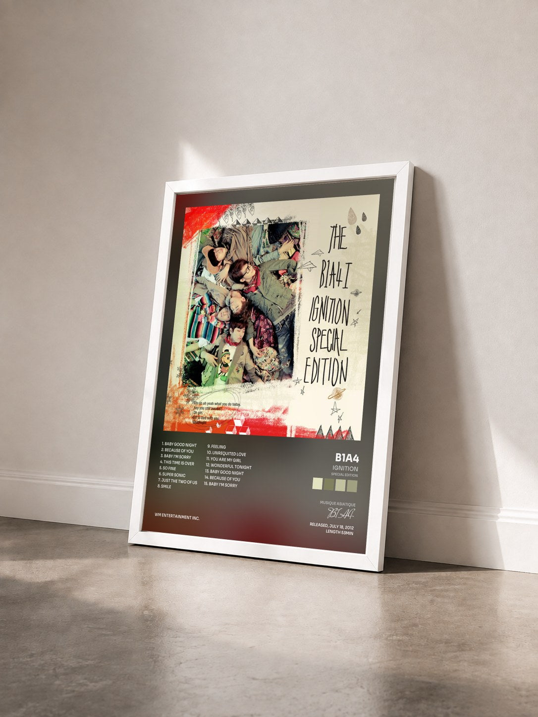 #blanc Tableau de l'album IGNITION (SPECIAL EDITION) de B1A4 vu de trois quarts, cadre blanc
