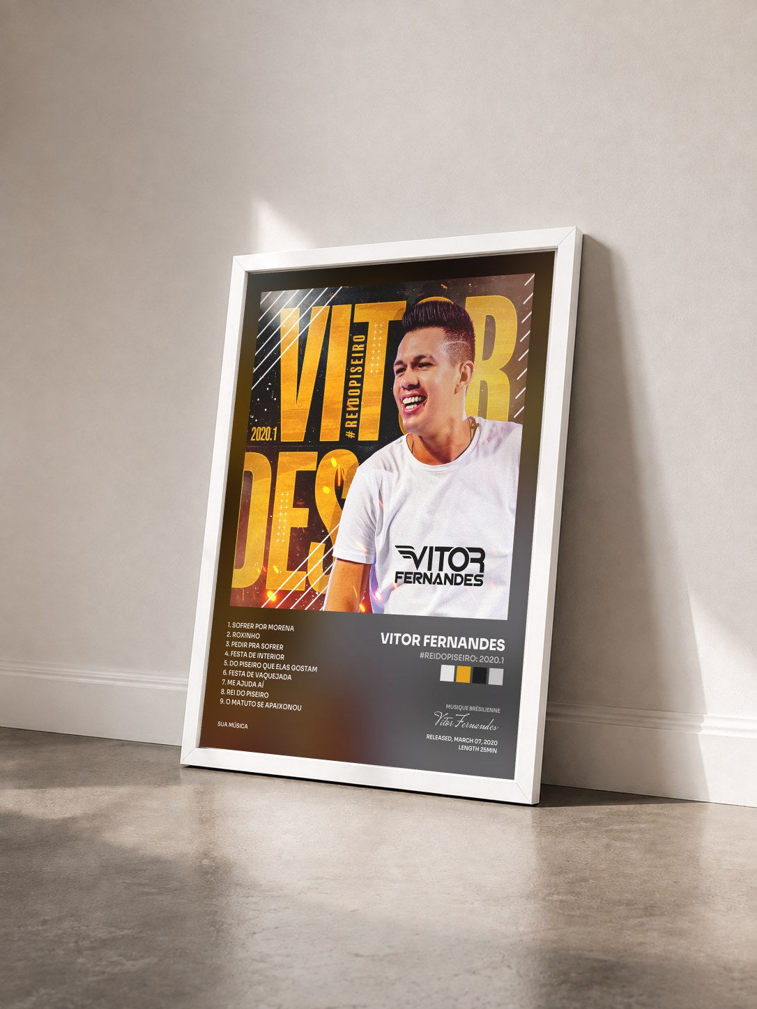 #blanc Tableau de l'album #REIDOPISEIRO: 2020.1 de Vitor Fernandes vu de trois quarts, cadre blanc
