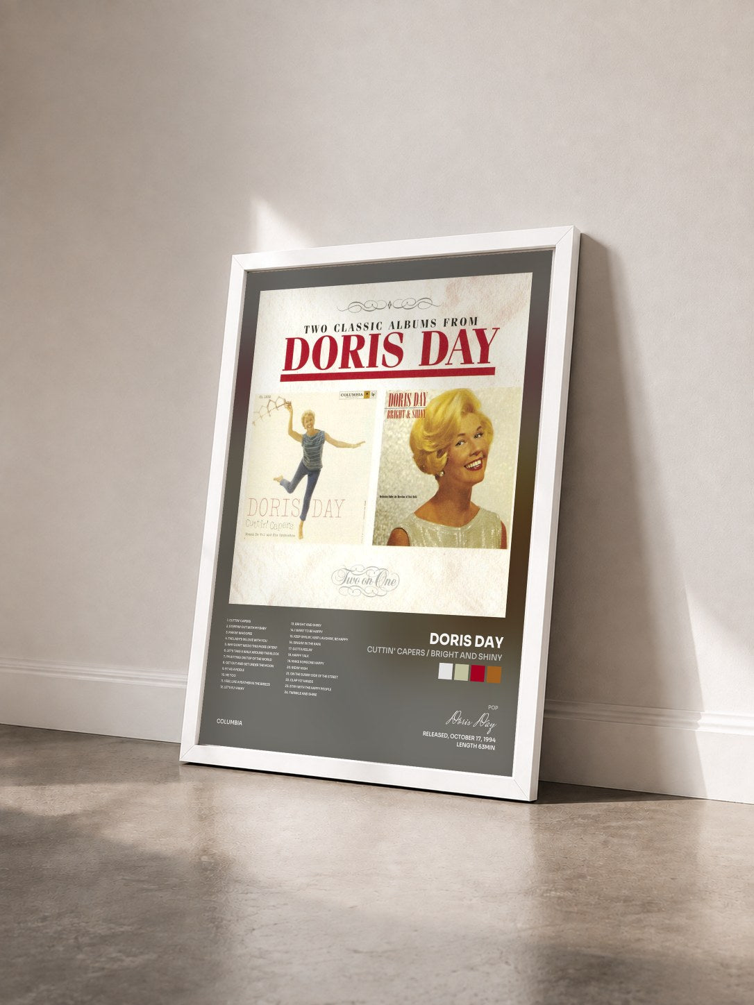 #blanc Tableau de l'album Cuttin' Capers / Bright And Shiny de Doris Day vu de trois quarts, cadre blanc