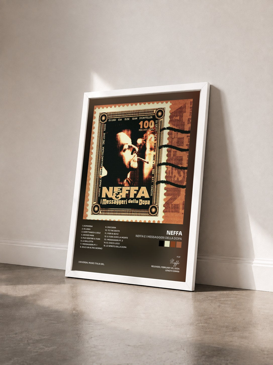 #blanc Tableau de l'album Neffa E I Messaggeri Della Dopa de Neffa vu de trois quarts, cadre blanc