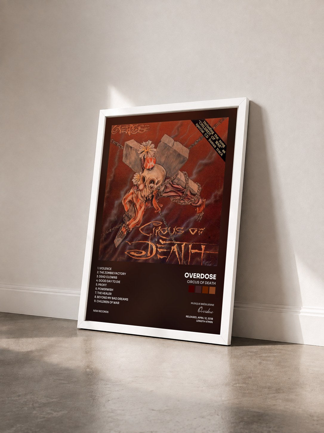 #blanc Tableau de l'album Circus Of Death de Overdose vu de trois quarts, cadre blanc