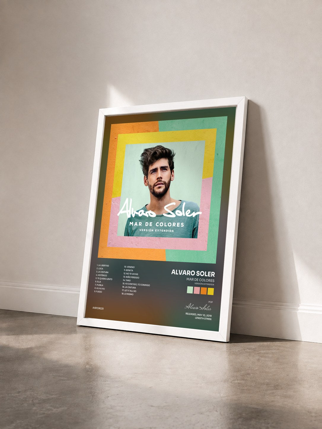 #blanc Tableau de l'album Mar De Colores (Versión Extendida) de Alvaro Soler vu de trois quarts, cadre blanc