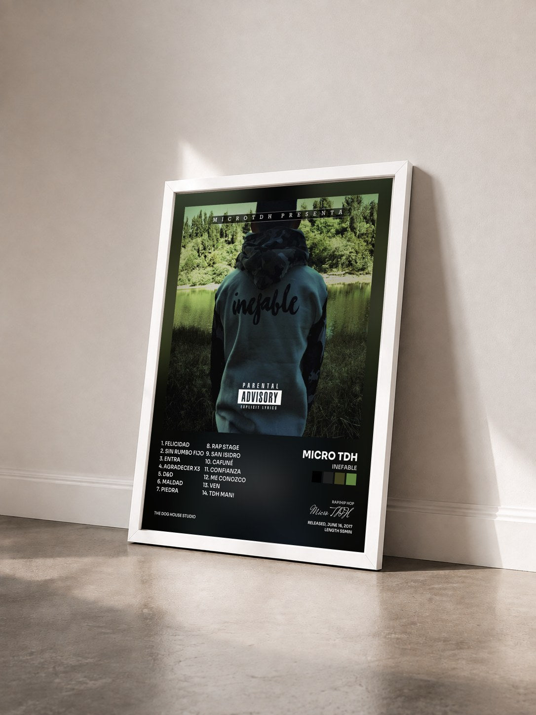 #blanc Tableau de l'album Inefable de Micro TDH vu de trois quarts, cadre blanc