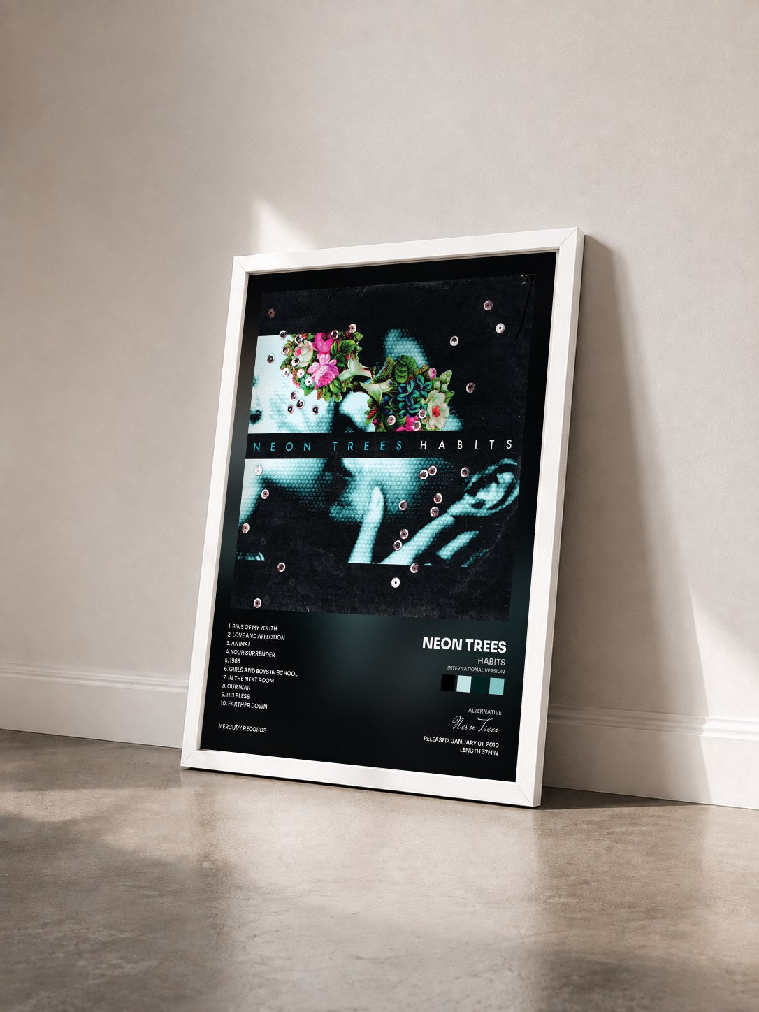 #blanc Tableau de l'album Habits (International Version) de Neon Trees vu de trois quarts, cadre blanc