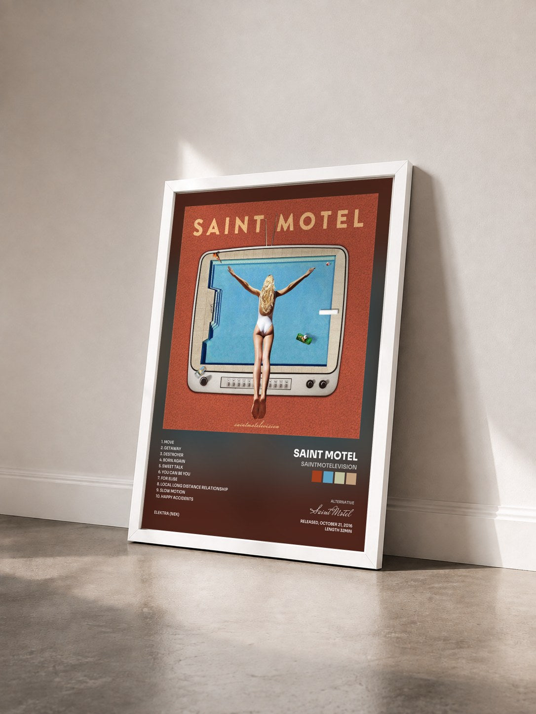 #blanc Tableau de l'album saintmotelevision de Saint Motel vu de trois quarts, cadre blanc
