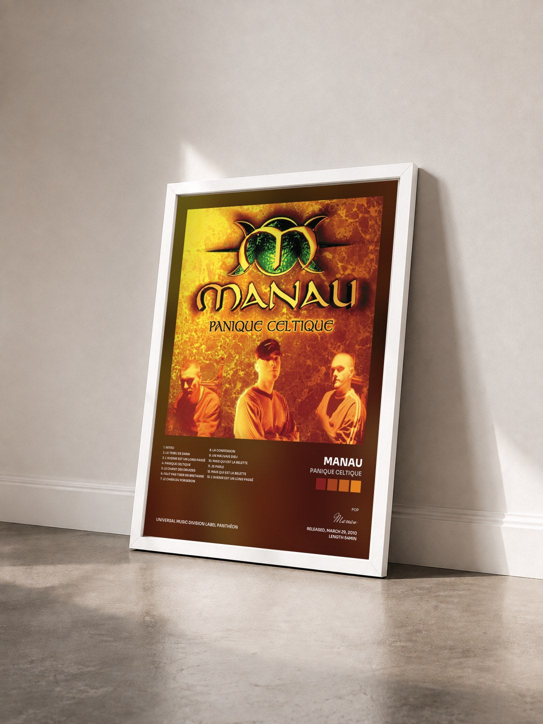 #blanc Tableau de l'album Panique Celtique de Manau vu de trois quarts, cadre blanc