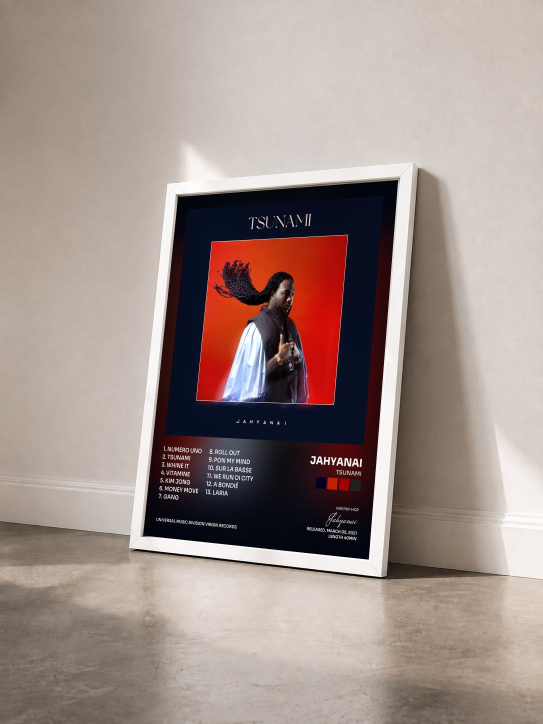 #blanc Tableau de l'album Tsunami de Jahyanai vu de trois quarts, cadre blanc