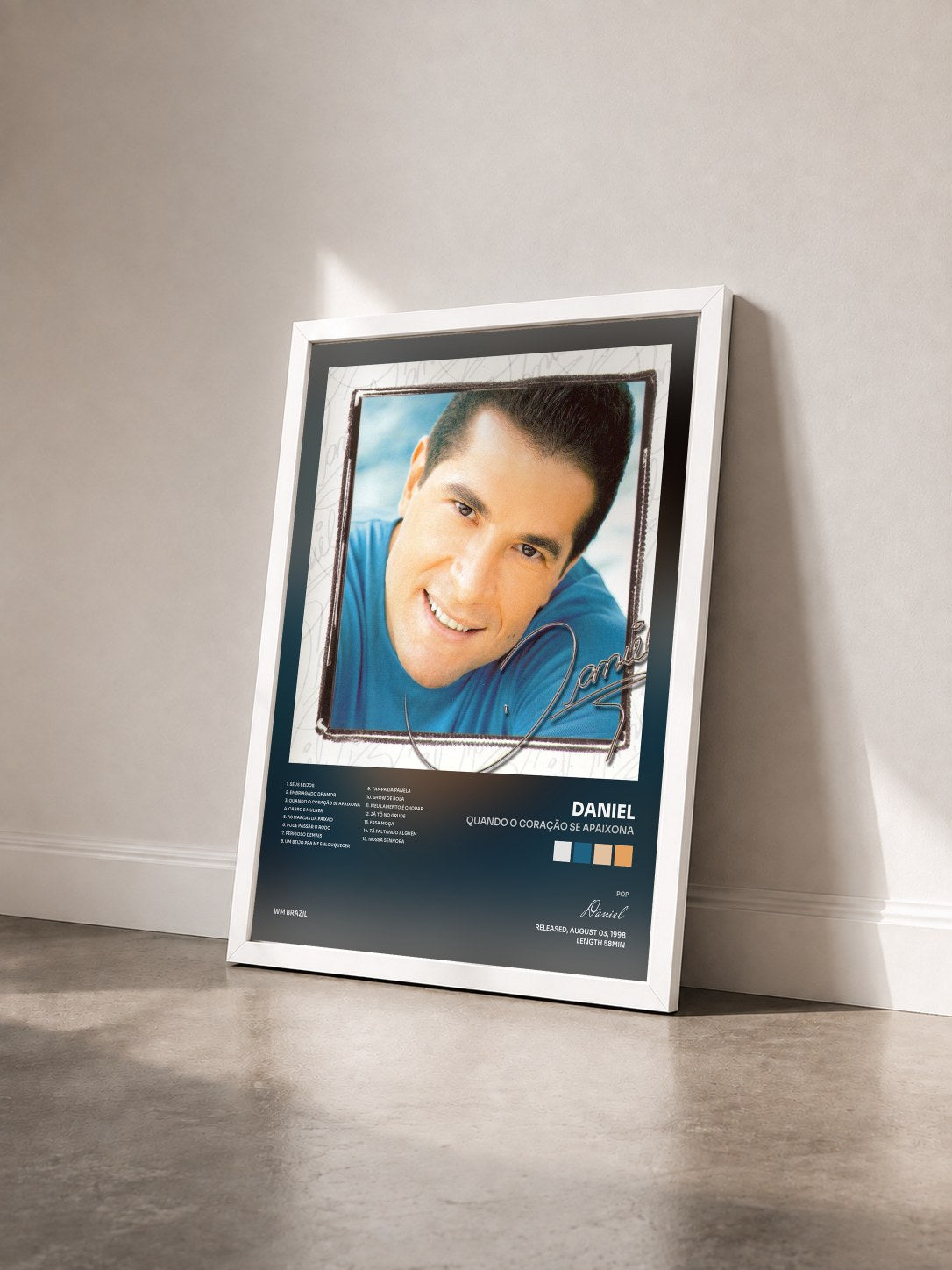 #blanc Tableau de l'album Quando o Coração Se Apaixona de Daniel vu de trois quarts, cadre blanc
