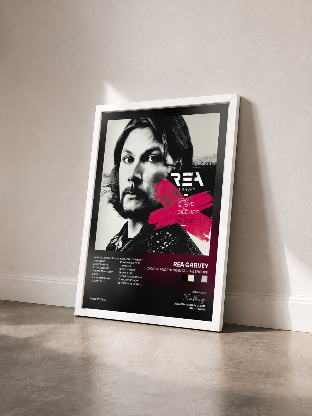 #blanc Tableau de l'album Can’t Stand The Silence – The Encore de Rea Garvey vu de trois quarts, cadre blanc