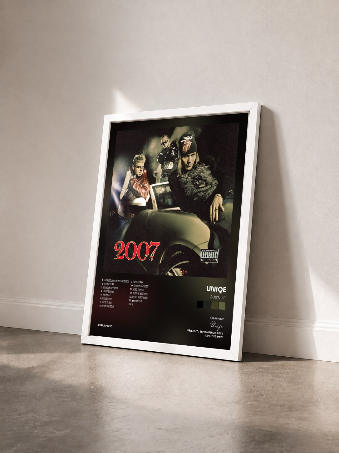 #blanc Tableau de l'album 2007, Ч.1 de Uniqe vu de trois quarts, cadre blanc