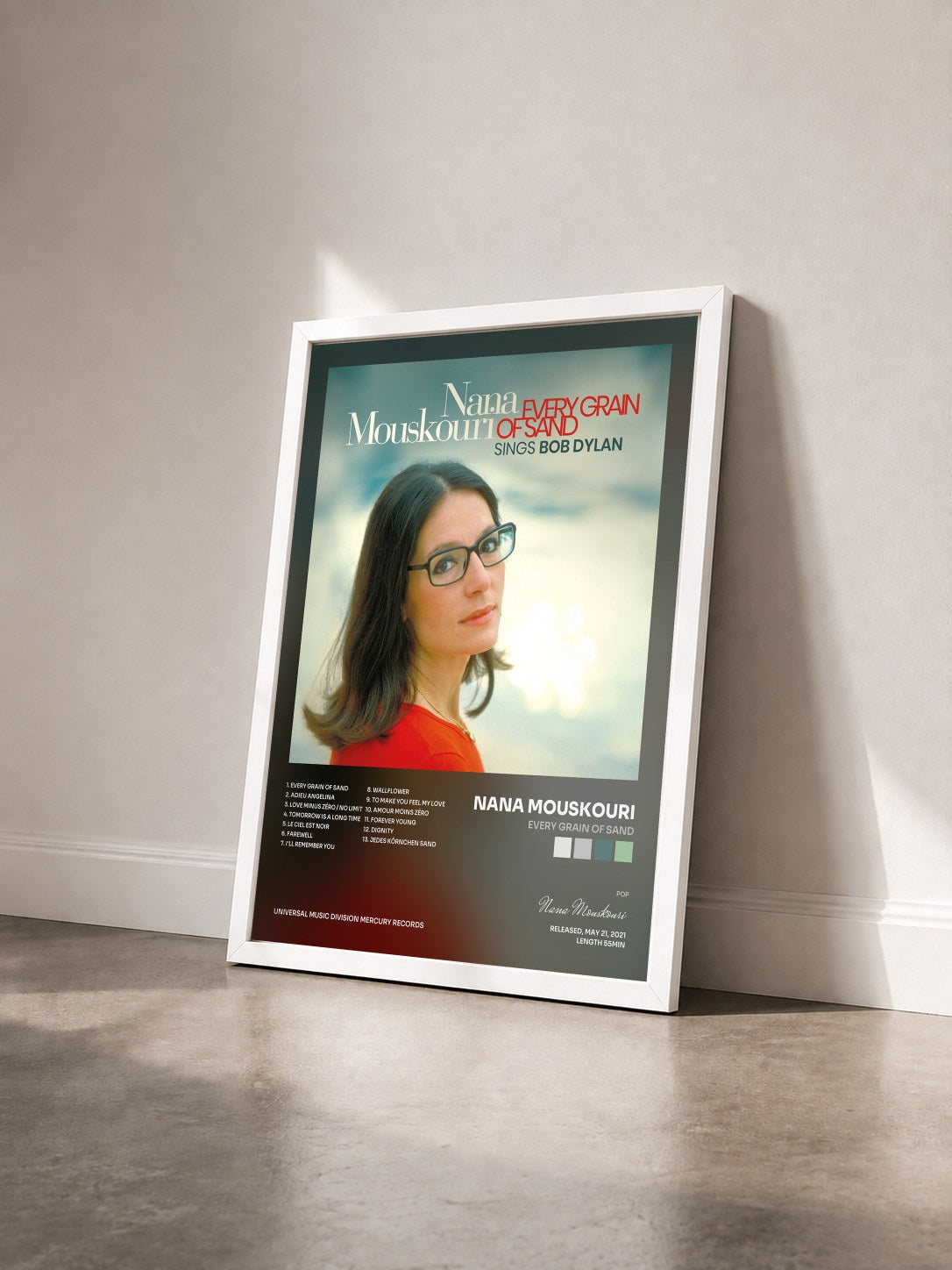#blanc Tableau de l'album Every Grain of Sand de Nana Mouskouri vu de trois quarts, cadre blanc
