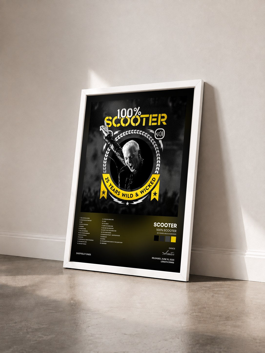 #blanc Tableau de l'album 100% Scooter (25 Years Wild & Wicked) de Scooter vu de trois quarts, cadre blanc