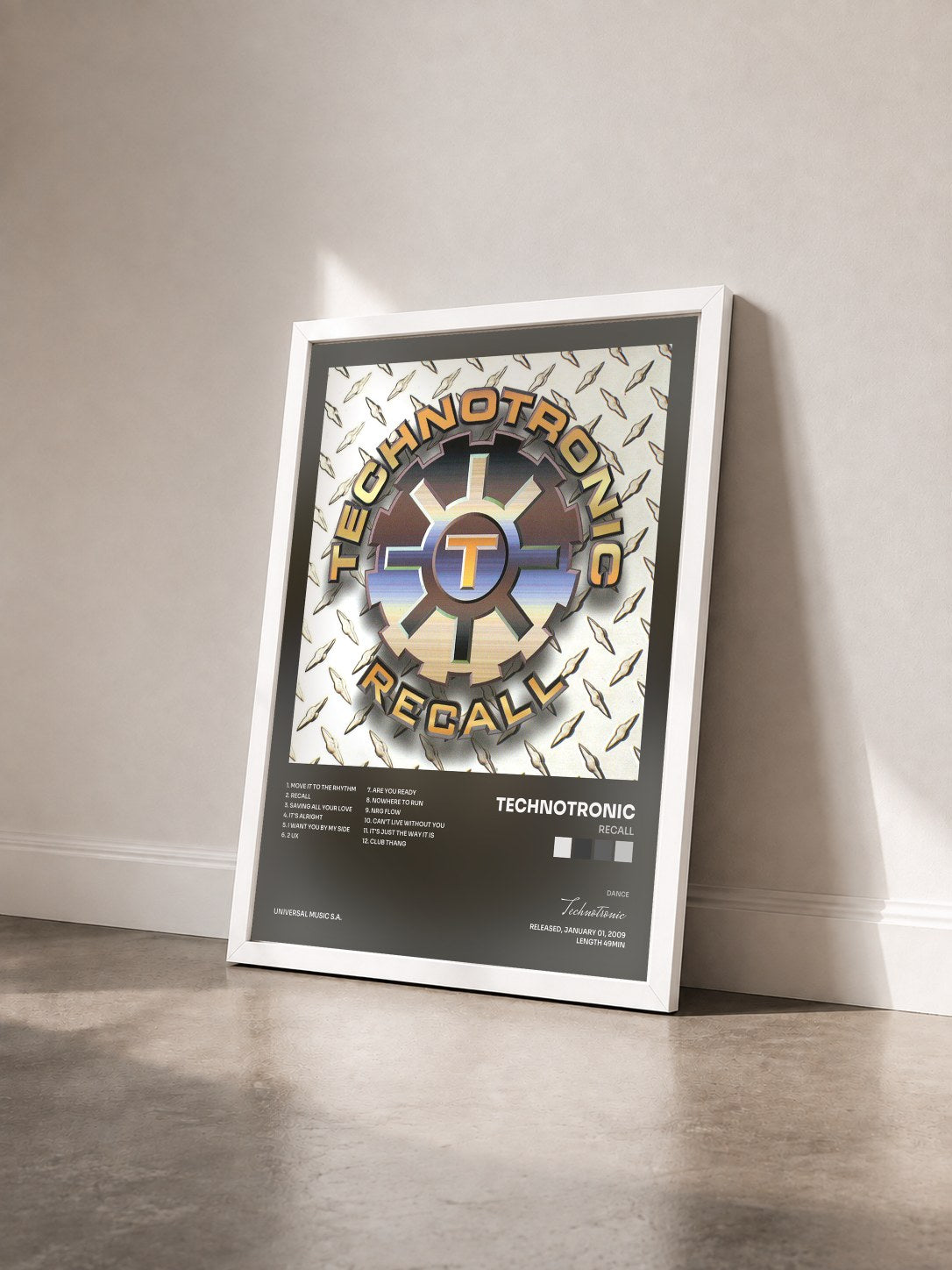 #blanc Tableau de l'album Recall de Technotronic vu de trois quarts, cadre blanc