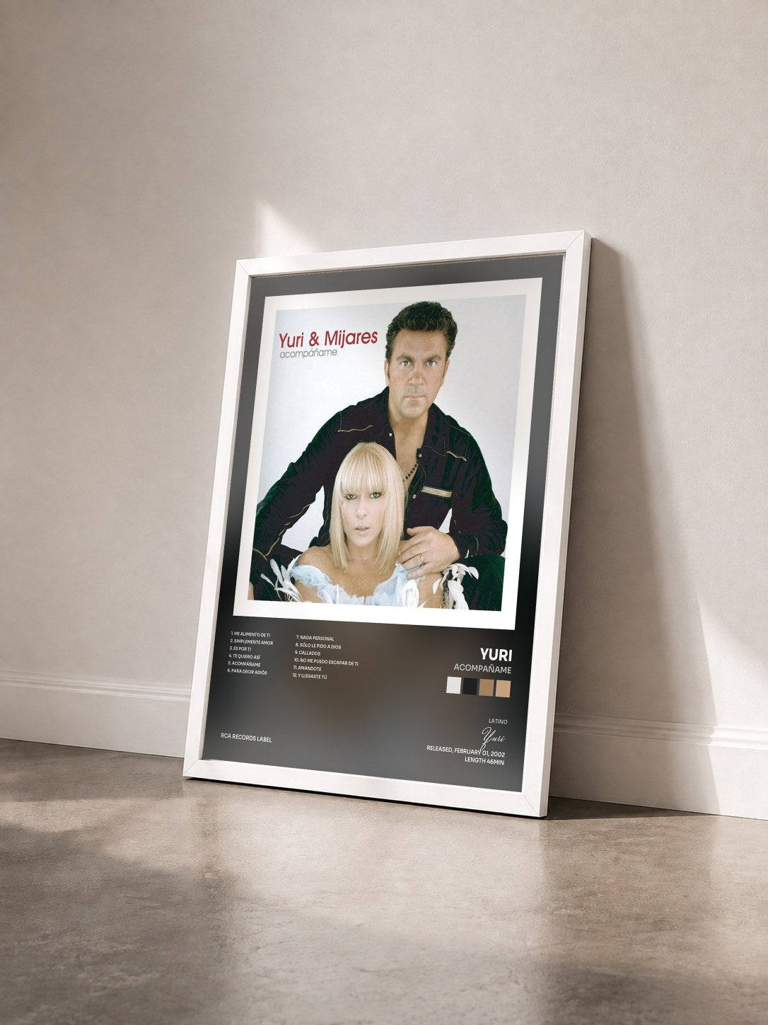 #blanc Tableau de l'album Acompañame de Yuri vu de trois quarts, cadre blanc