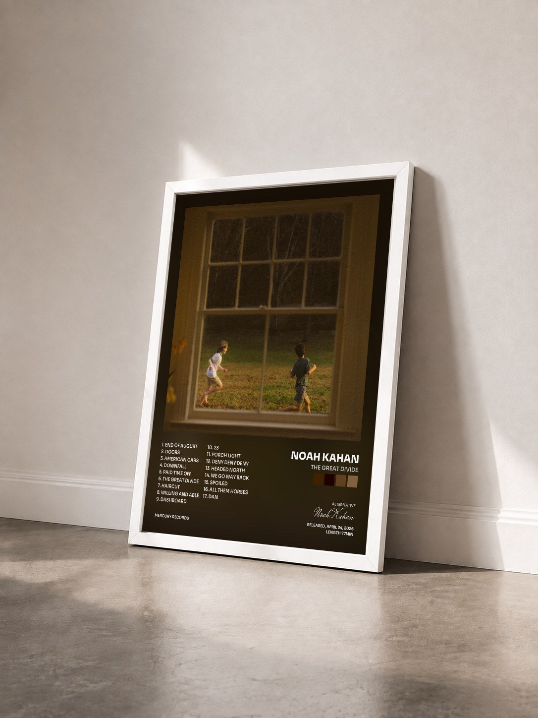 #blanc Tableau de l'album The Great Divide de Noah Kahan vu de trois quarts, cadre blanc