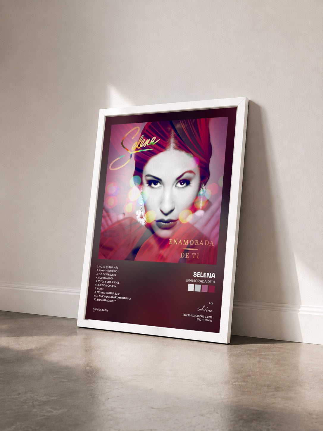 #blanc Tableau de l'album Enamorada de Ti de Selena vu de trois quarts, cadre blanc