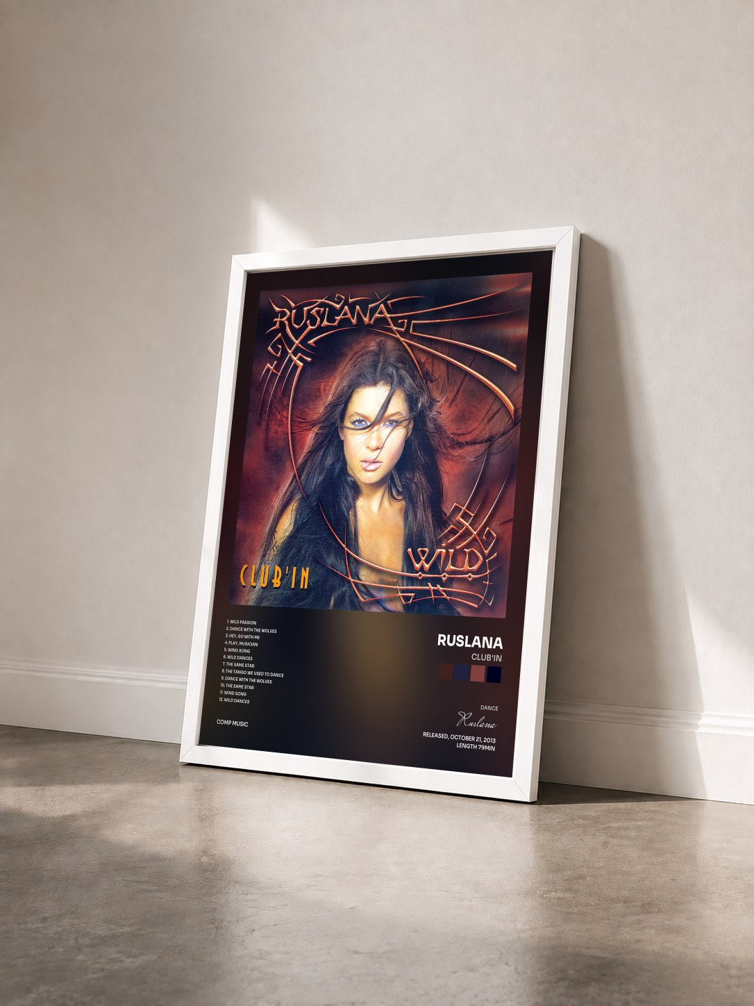 #blanc Tableau de l'album Club'in de Ruslana vu de trois quarts, cadre blanc