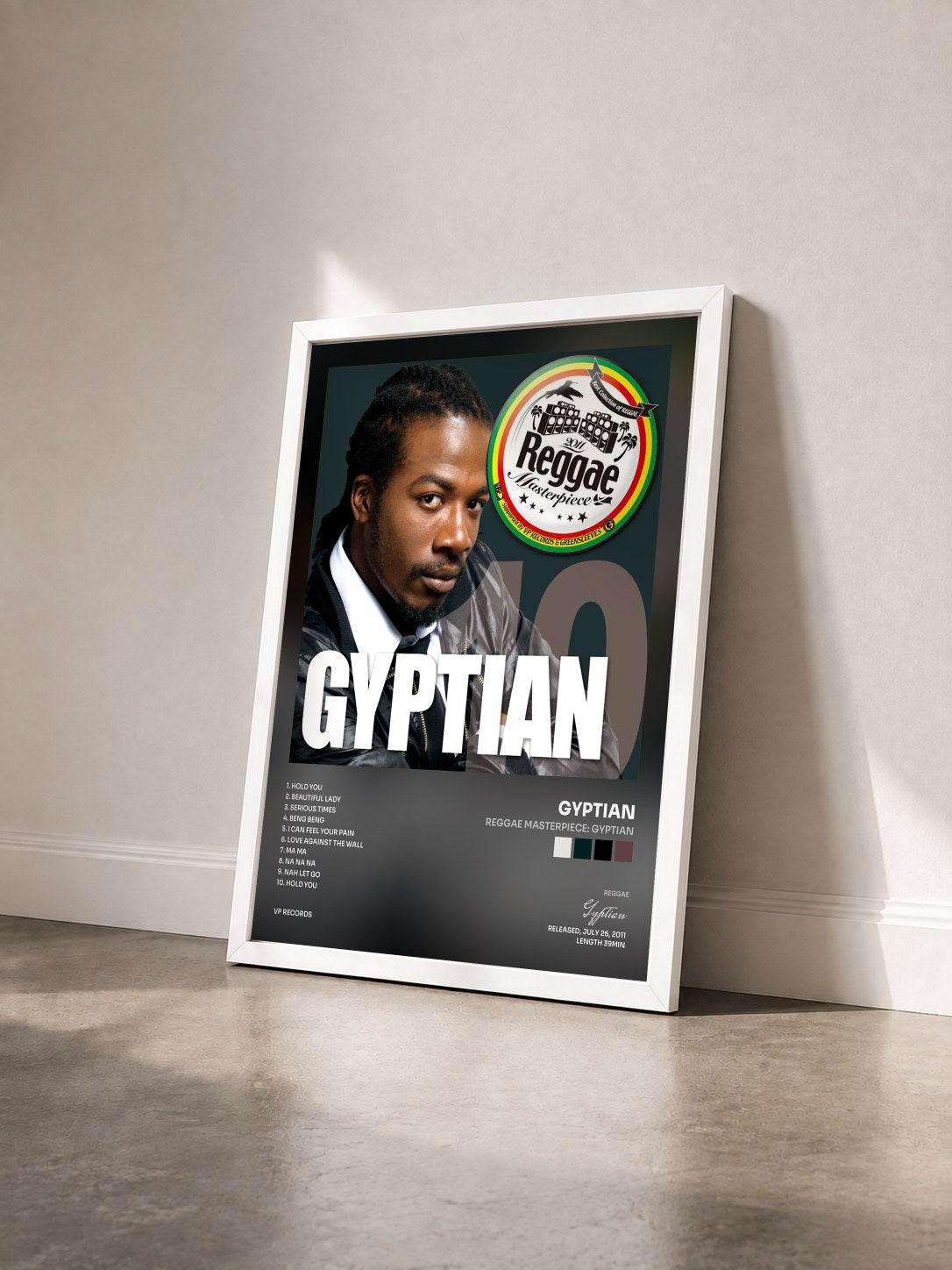 #blanc Tableau de l'album Reggae Masterpiece: Gyptian de Gyptian vu de trois quarts, cadre blanc