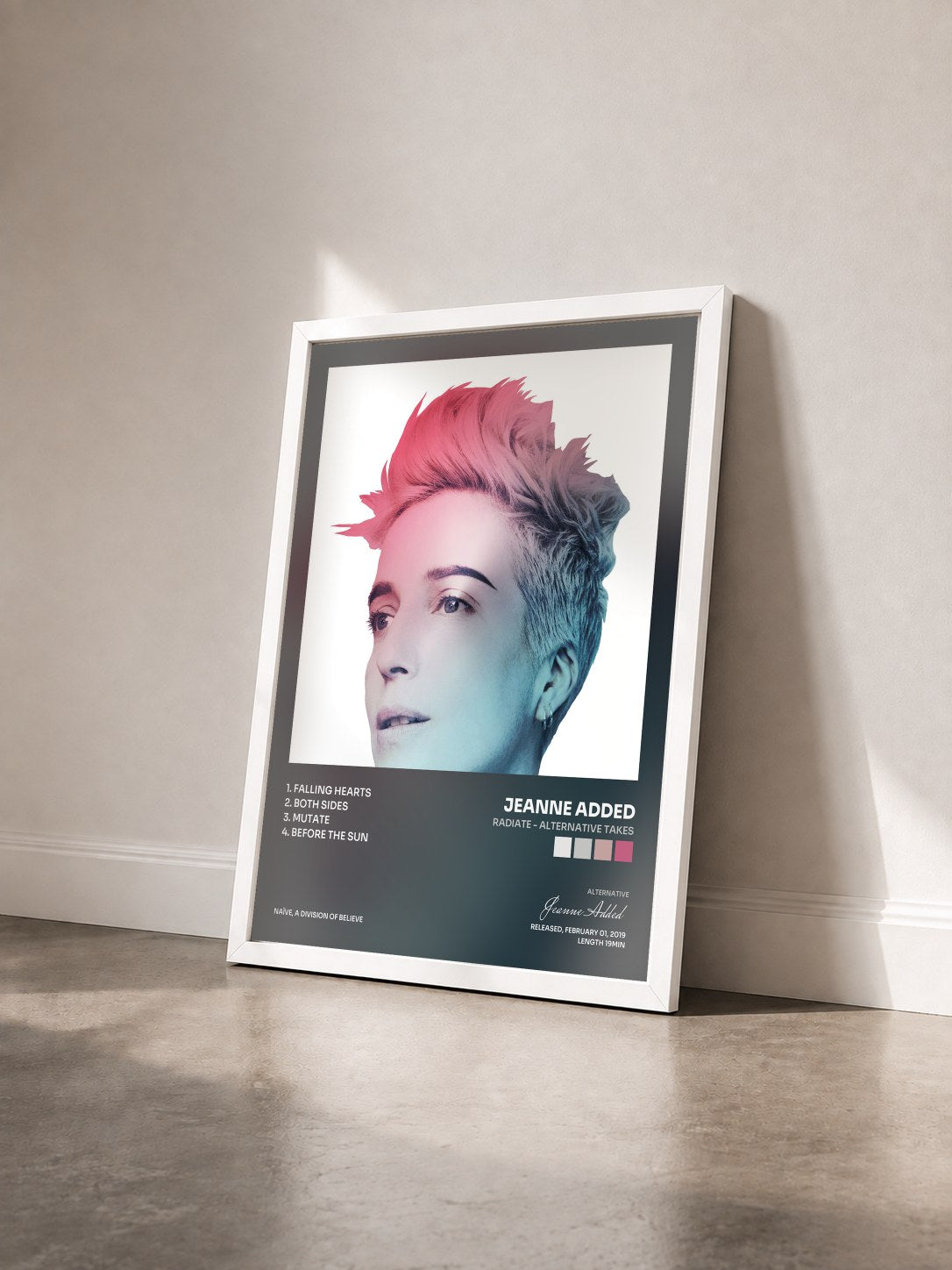 #blanc Tableau de l'album Radiate - Alternative Takes de Jeanne Added vu de trois quarts, cadre blanc