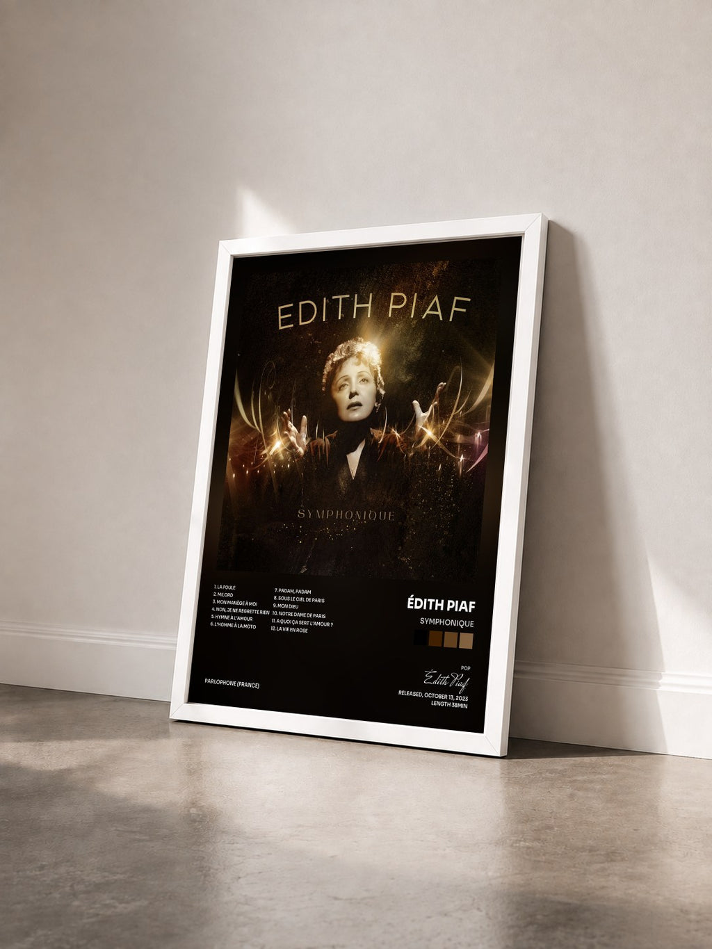 #blanc Tableau de l'album Symphonique de Édith Piaf vu de trois quarts, cadre blanc