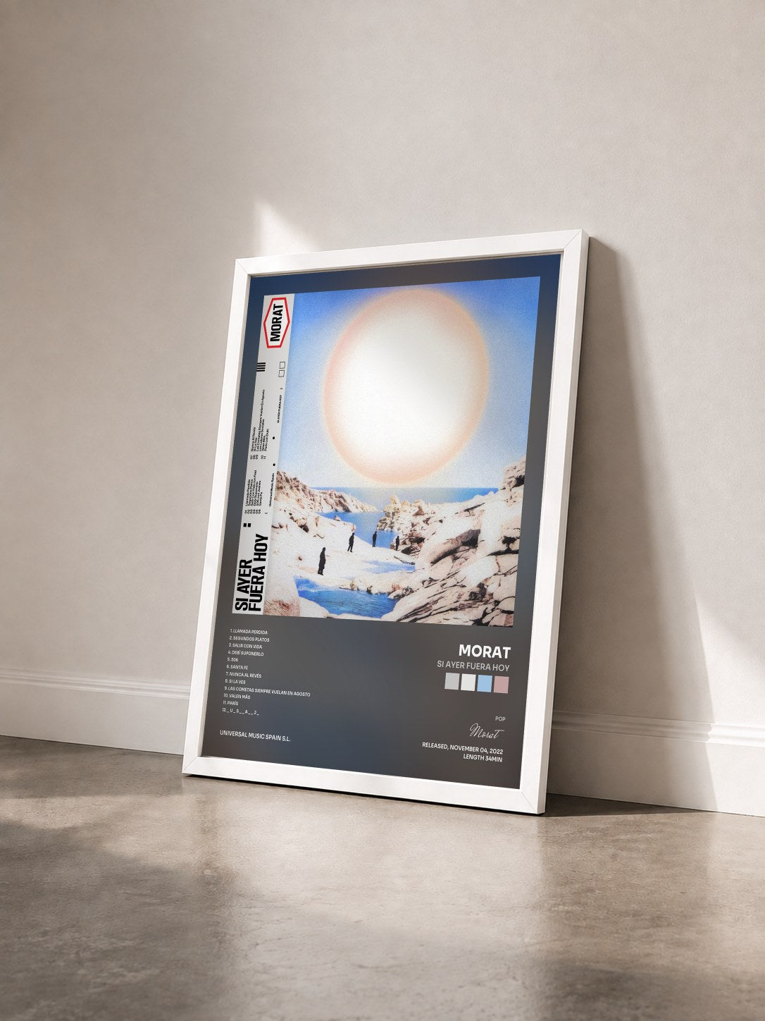#blanc Tableau de l'album SI AYER FUERA HOY de Morat vu de trois quarts, cadre blanc