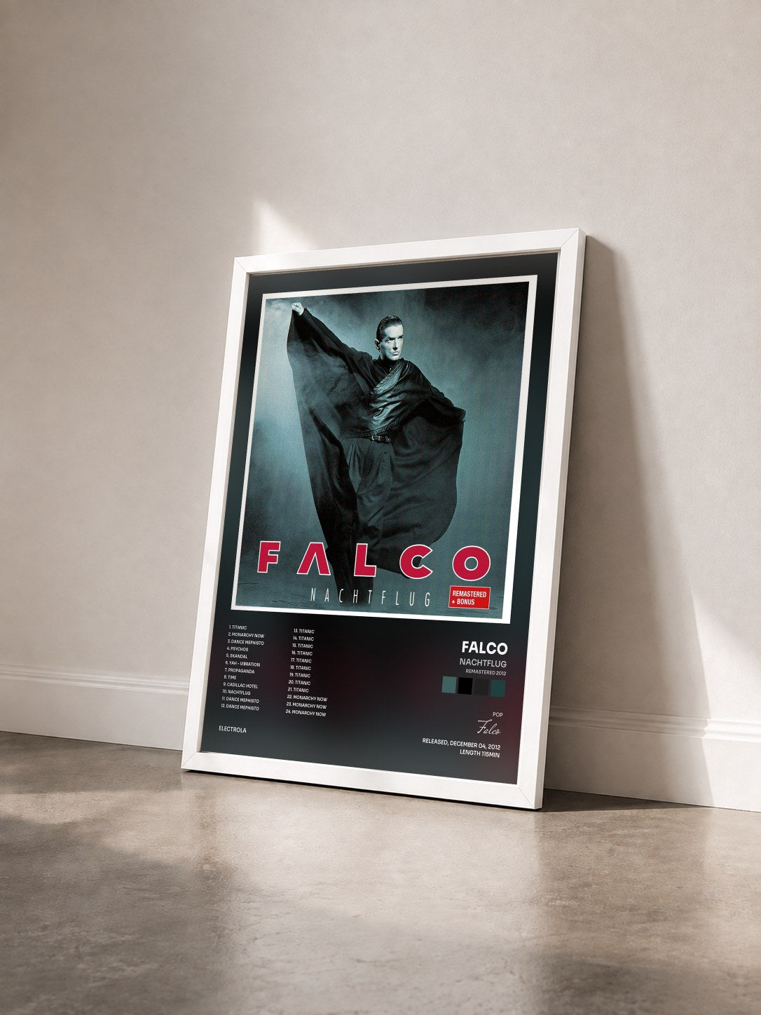 #blanc Tableau de l'album Nachtflug (Remastered 2012) de Falco vu de trois quarts, cadre blanc