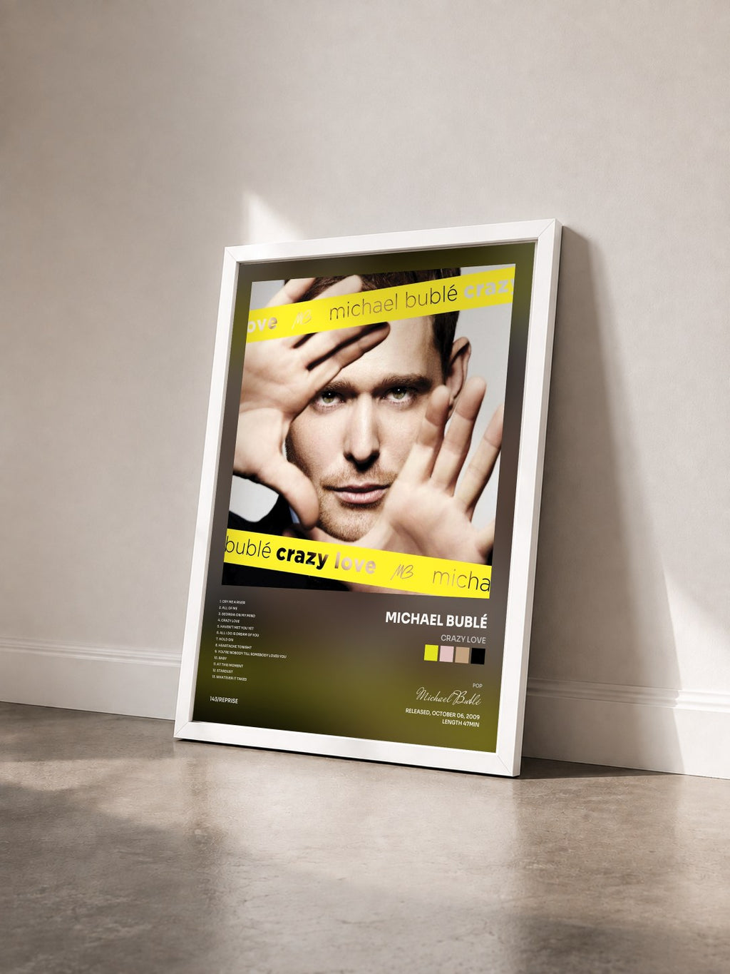 #blanc Tableau de l'album Crazy Love de Michael Bublé vu de trois quarts, cadre blanc