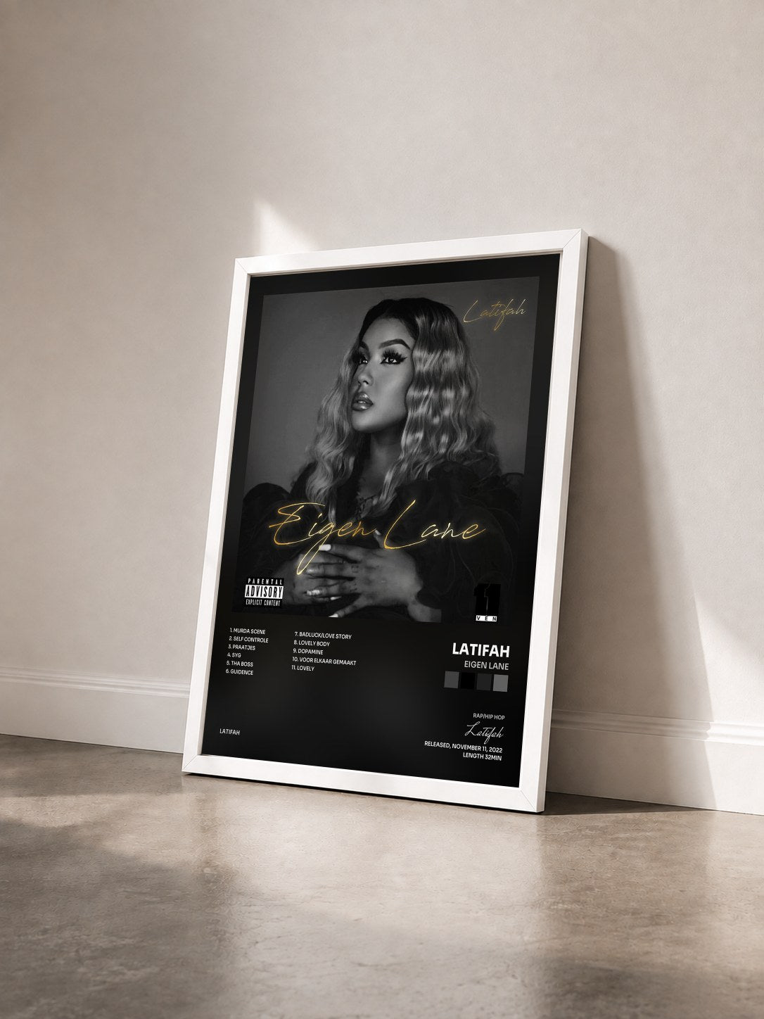 #blanc Tableau de l'album EIGEN LANE de Latifah vu de trois quarts, cadre blanc