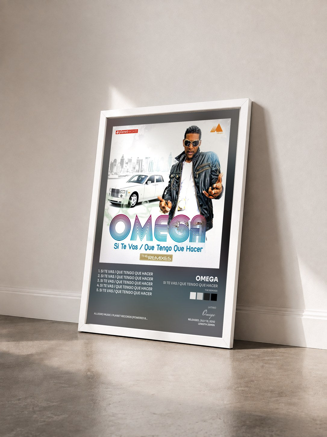#blanc Tableau de l'album Si Te Vas / Que Tengo Que Hacer (The Remixes) de Omega vu de trois quarts, cadre blanc
