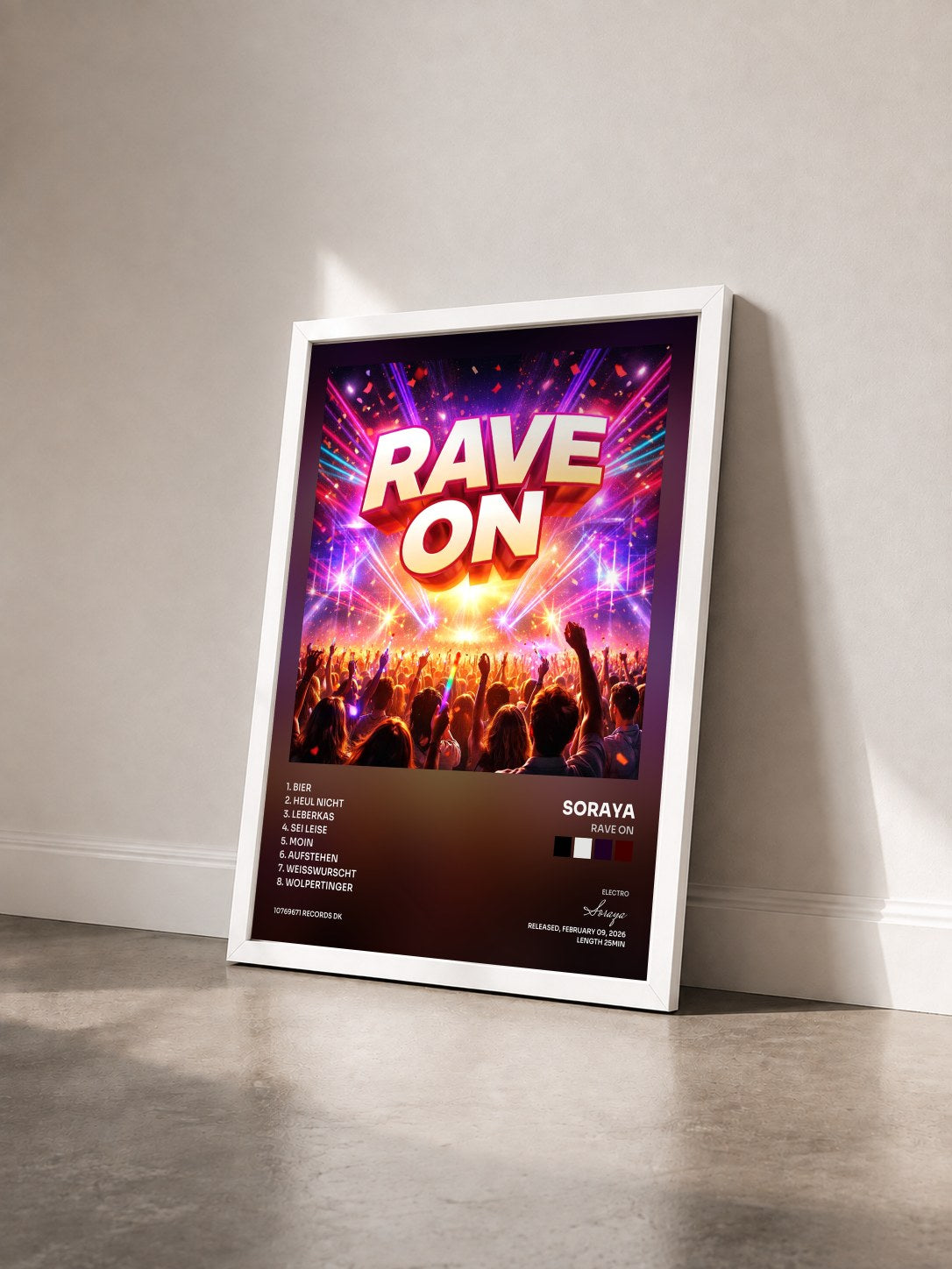 #blanc Tableau de l'album Rave on de Soraya vu de trois quarts, cadre blanc