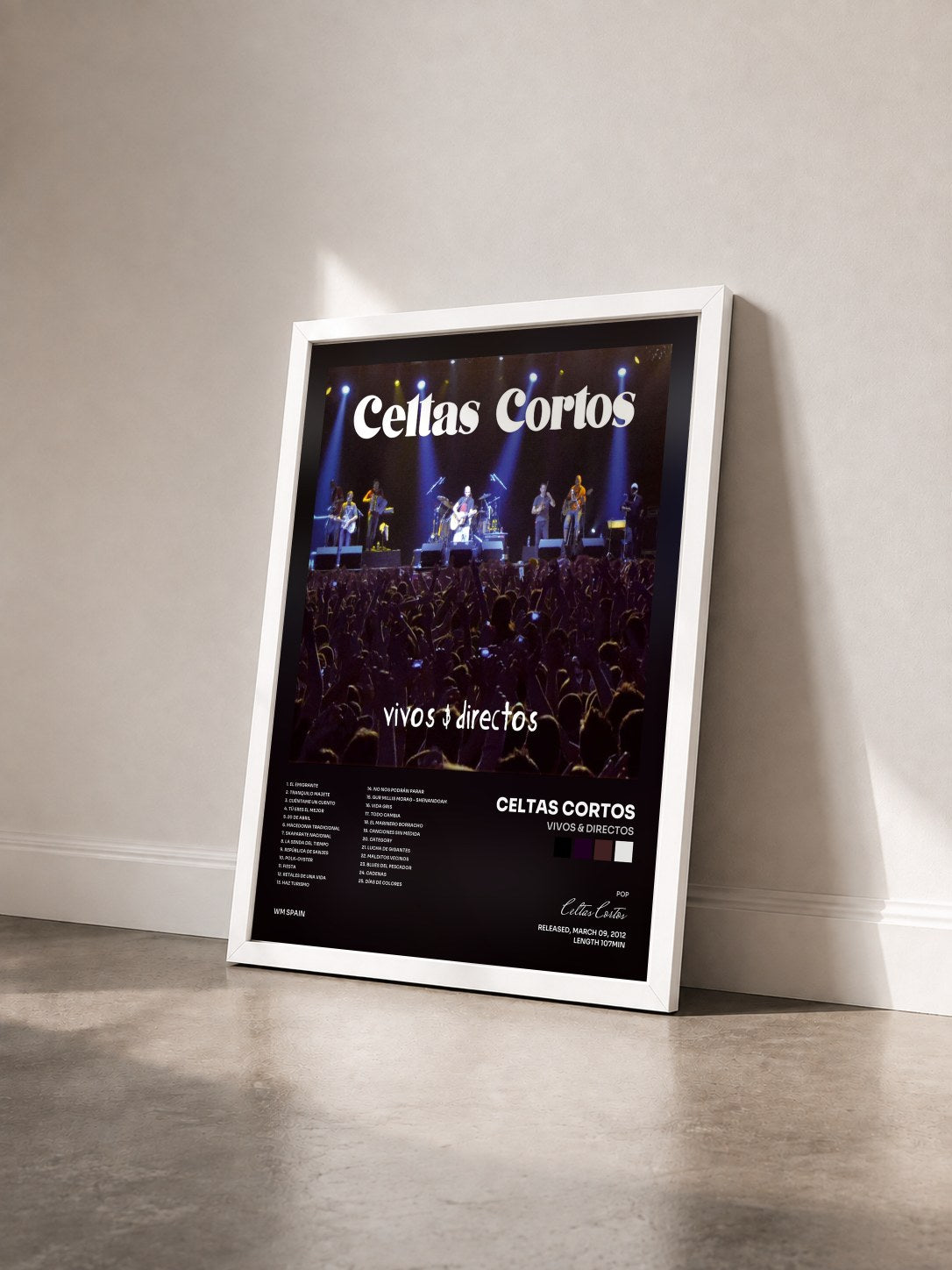 #blanc Tableau de l'album Vivos & directos de Celtas Cortos vu de trois quarts, cadre blanc