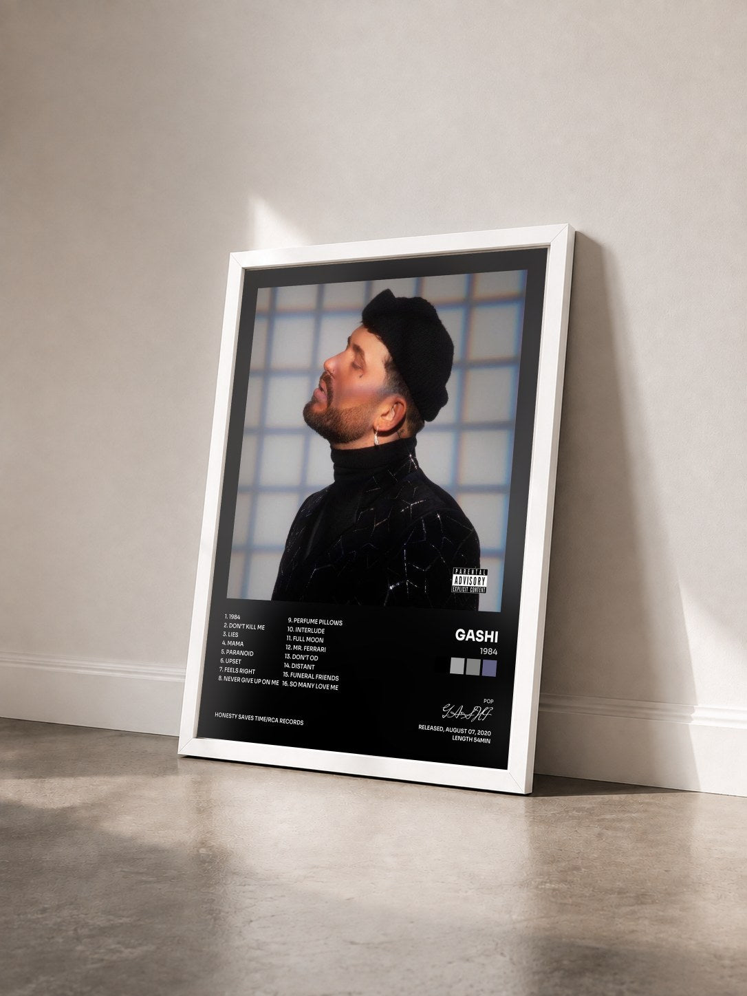 #blanc Tableau de l'album 1984 de GASHI vu de trois quarts, cadre blanc