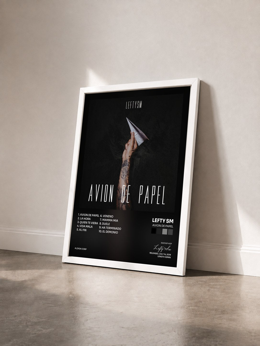 #blanc Tableau de l'album Avion de Papel de Lefty Sm vu de trois quarts, cadre blanc