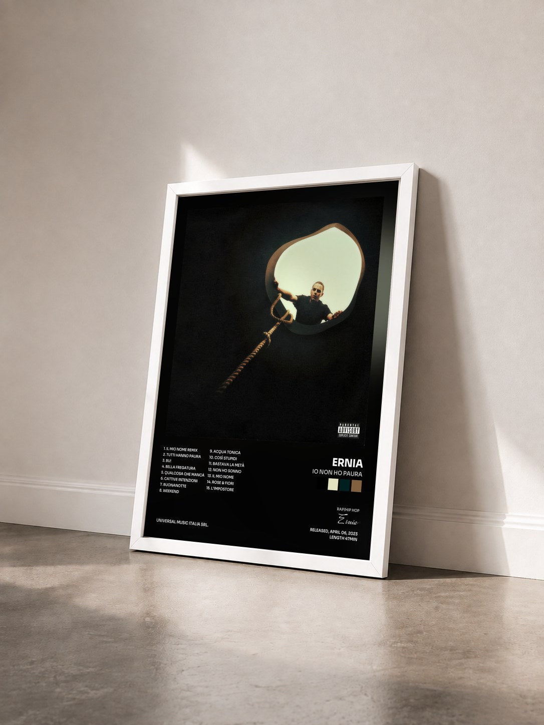 #blanc Tableau de l'album IO NON HO PAURA de Ernia vu de trois quarts, cadre blanc