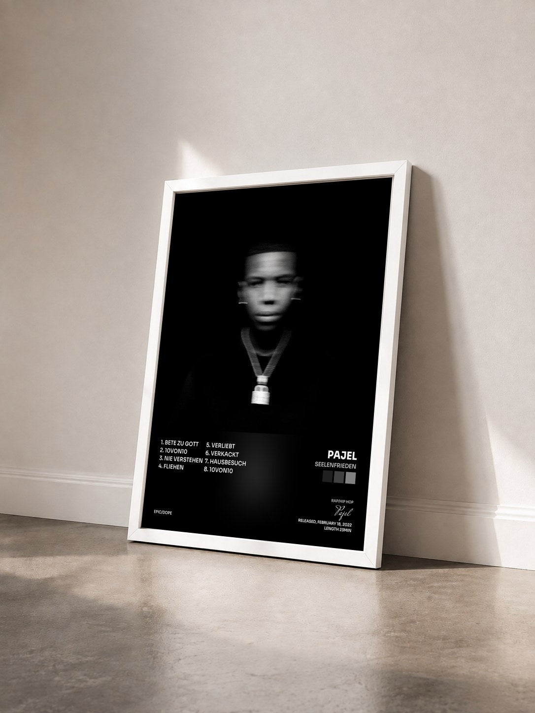 #blanc Tableau de l'album Seelenfrieden de Pajel vu de trois quarts, cadre blanc