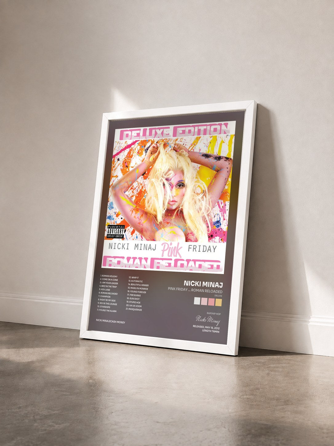 #blanc Tableau de l'album Pink Friday ... Roman Reloaded (Deluxe) de Nicki Minaj vu de trois quarts, cadre blanc