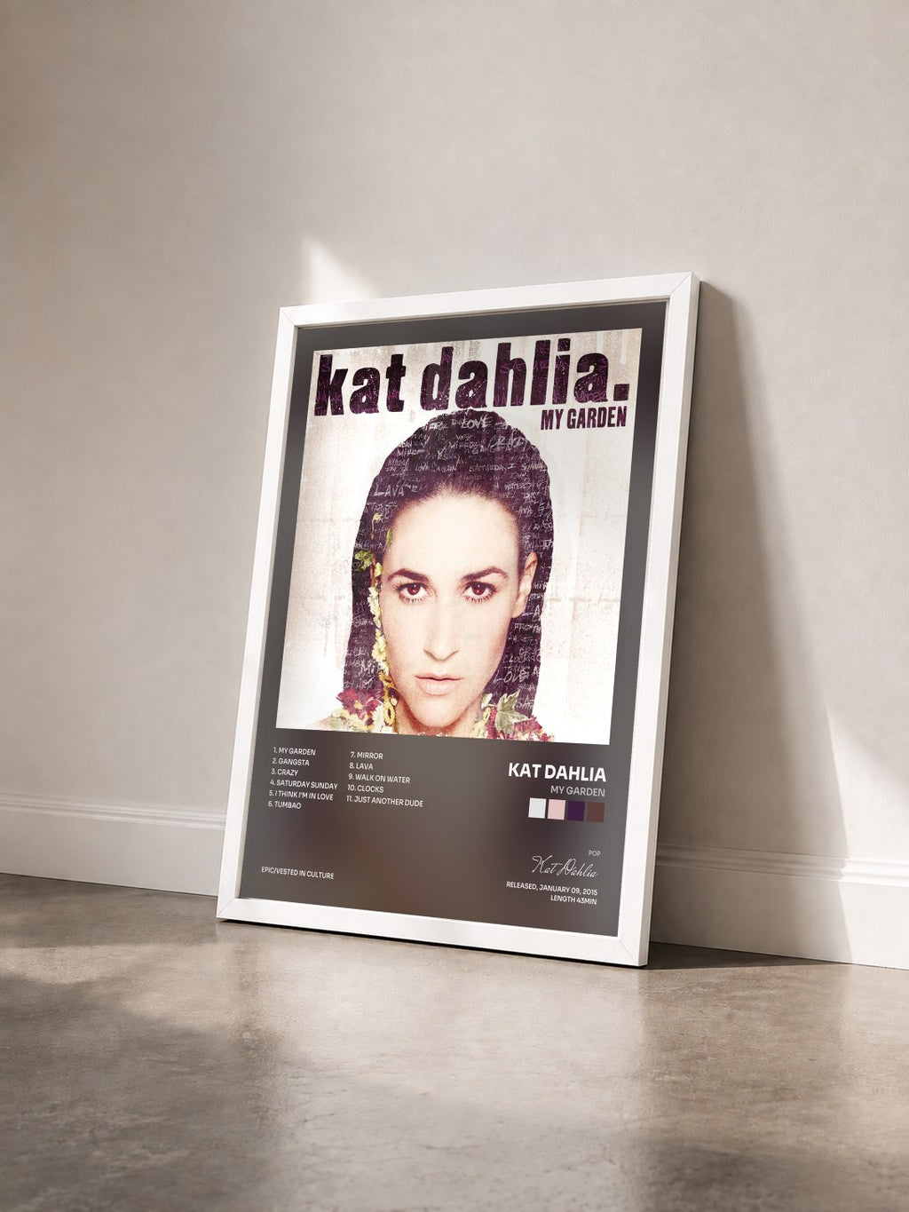 #blanc Tableau de l'album My Garden de Kat Dahlia vu de trois quarts, cadre blanc