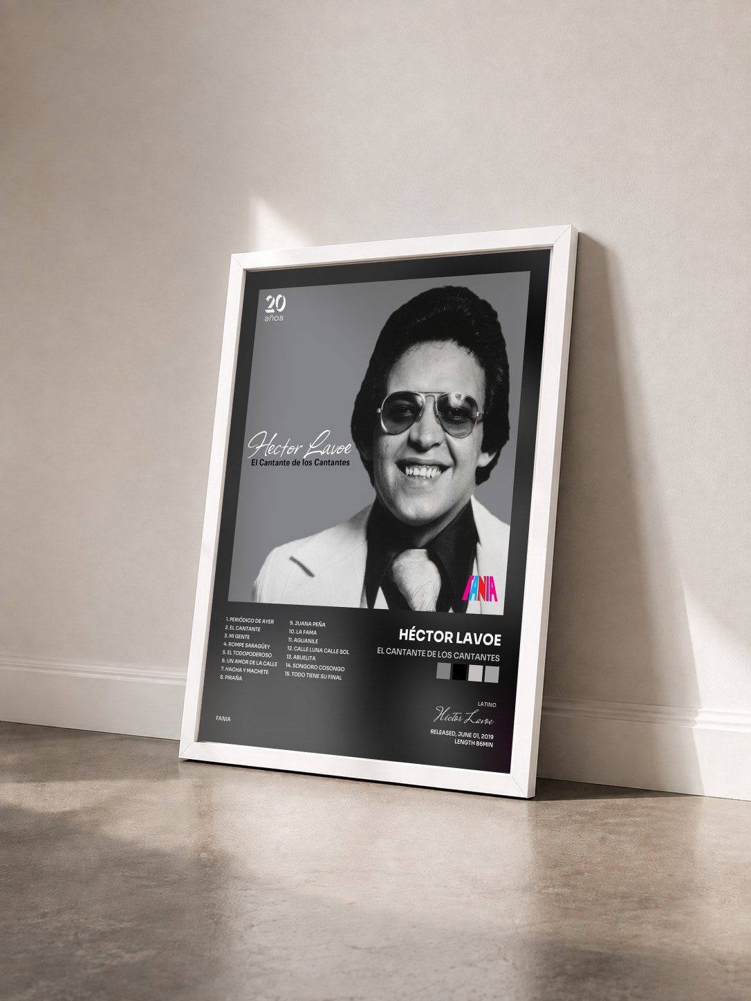 #blanc Tableau de l'album El Cantante De Los Cantantes de Héctor Lavoe vu de trois quarts, cadre blanc
