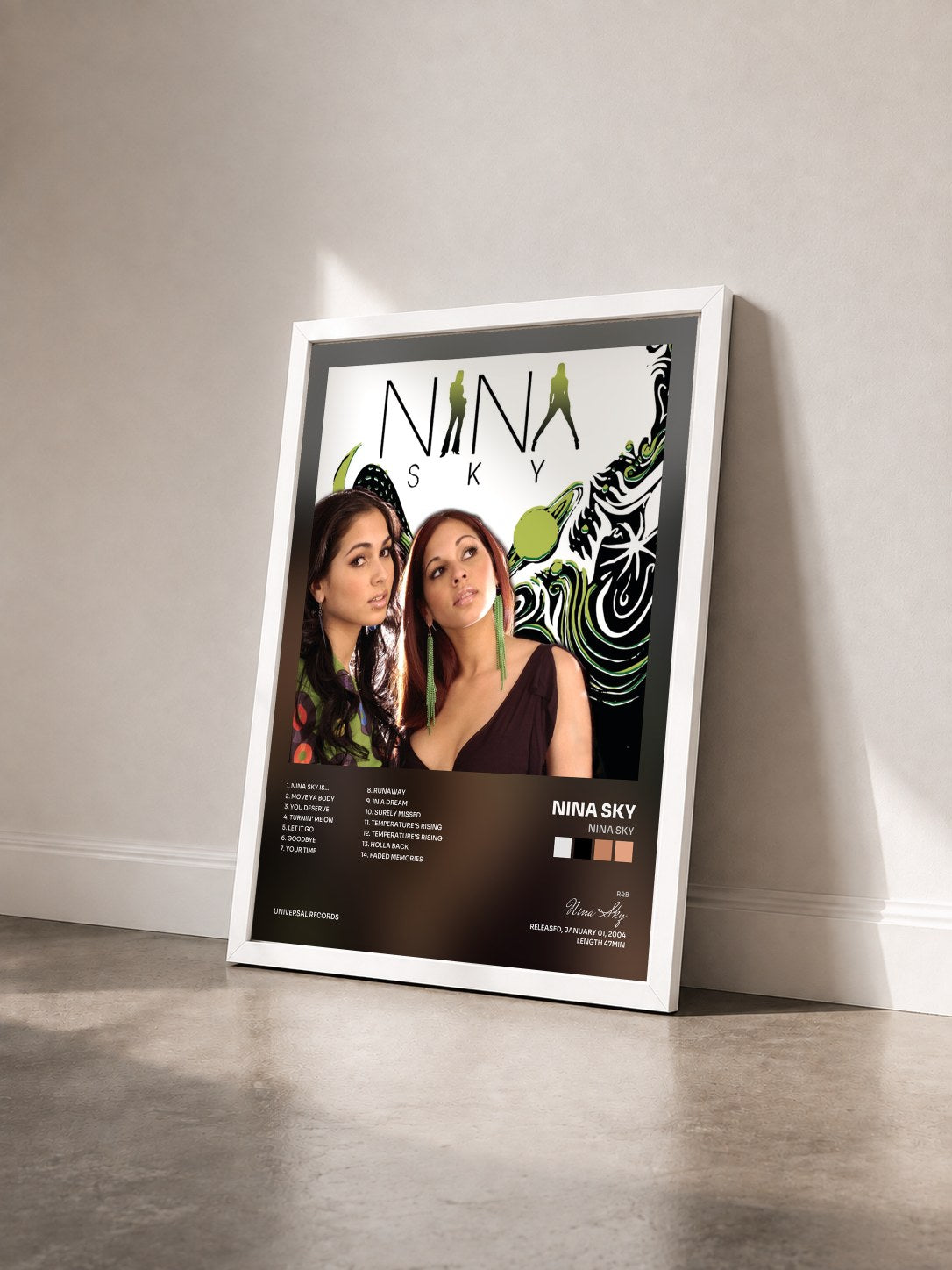 #blanc Tableau de l'album Nina Sky de Nina Sky vu de trois quarts, cadre blanc